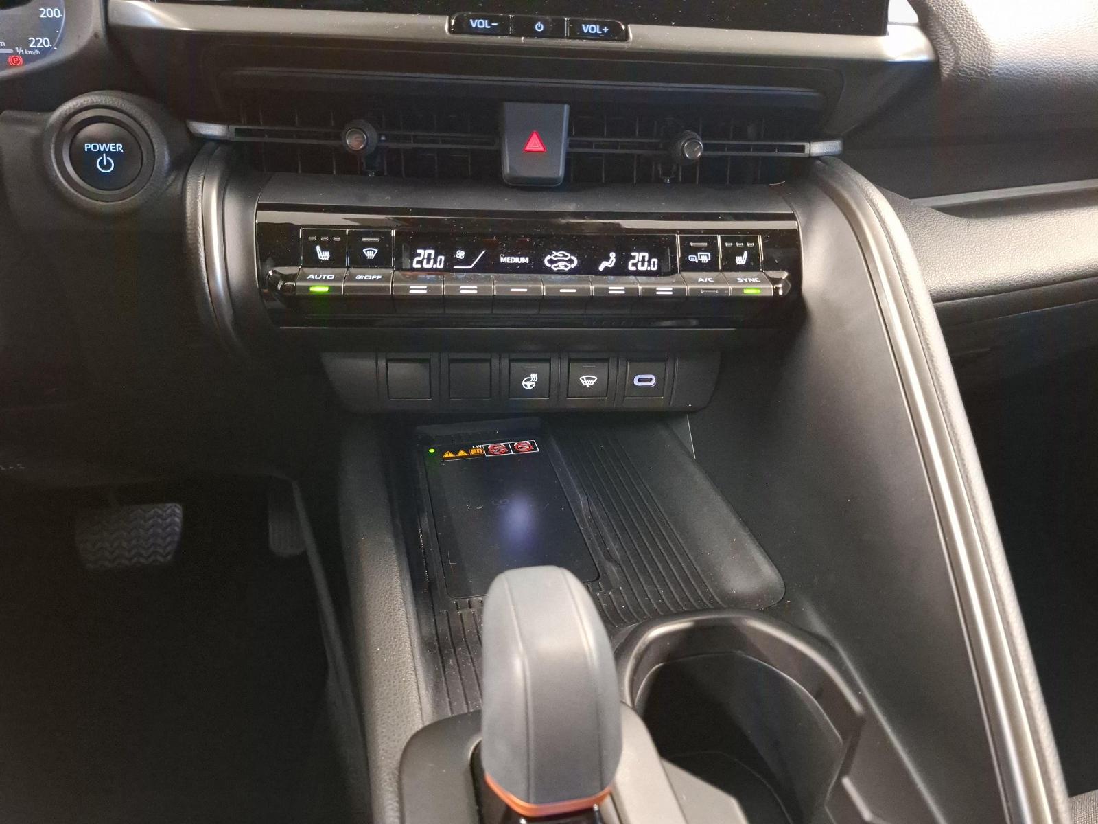 TOYOTA C-HR 2.0 PHEV Swiss Edition-image-18