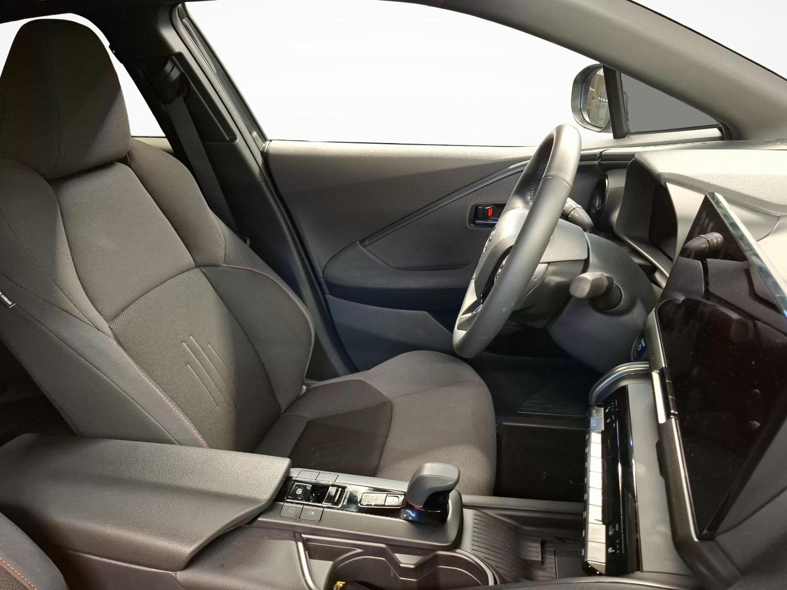 TOYOTA C-HR 2.0 PHEV Swiss Edition-image-9