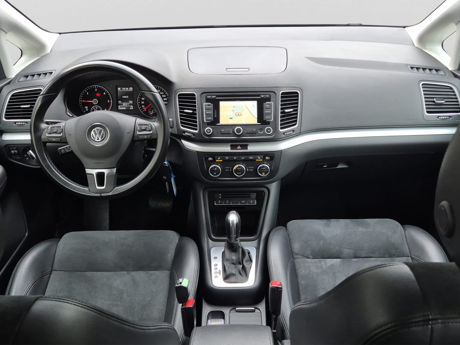 VW Sharan 2.0 TDI BlueMotion Technology Design DSG-image-12