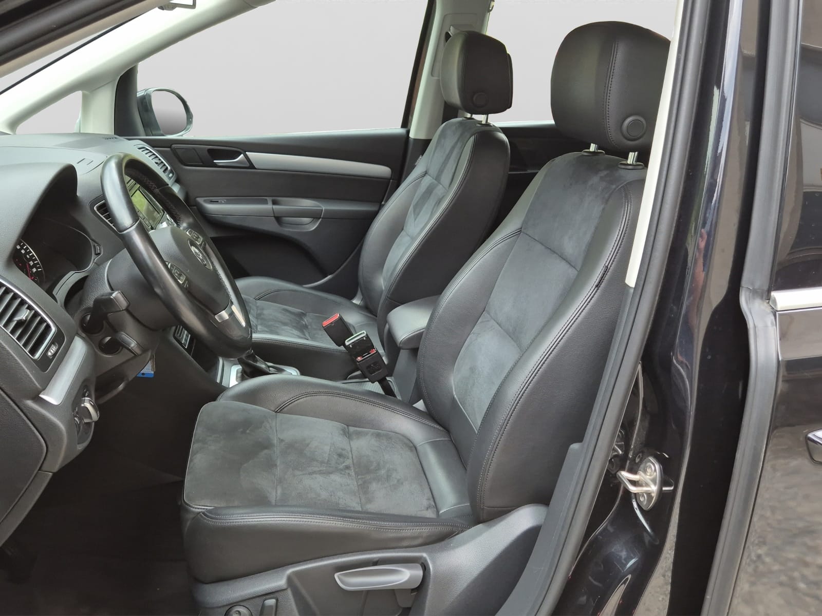 VW Sharan 2.0 TDI BlueMotion Technology Design DSG-image-9