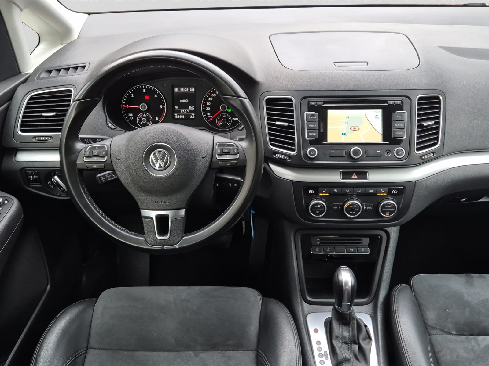 VW Sharan 2.0 TDI BlueMotion Technology Design DSG-image-10