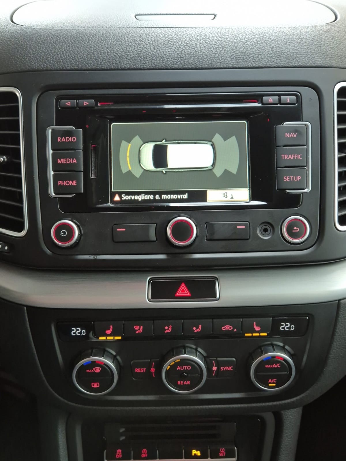VW Sharan 2.0 TDI BlueMotion Technology Design DSG-image-14