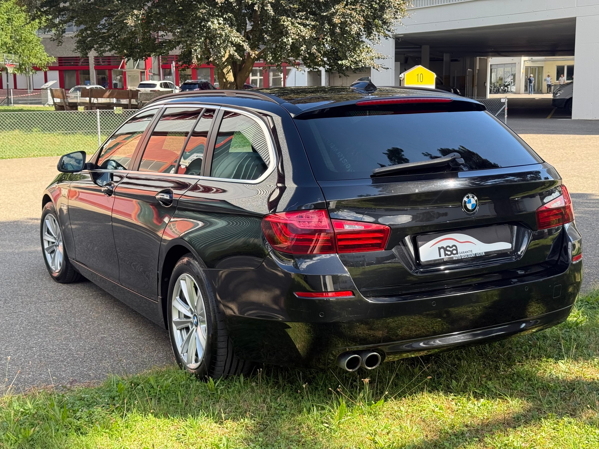 BMW 520d Touring xDrive Steptronic-image-4