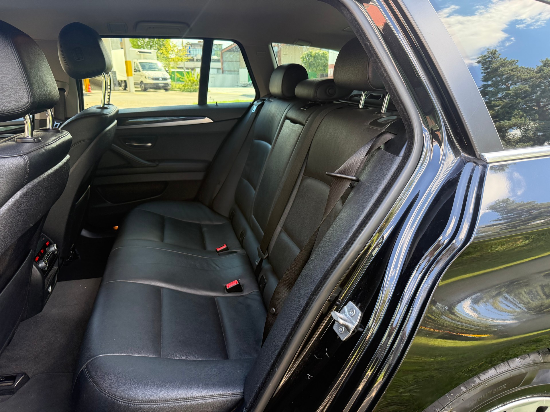 BMW 520d Touring xDrive Steptronic-image-9