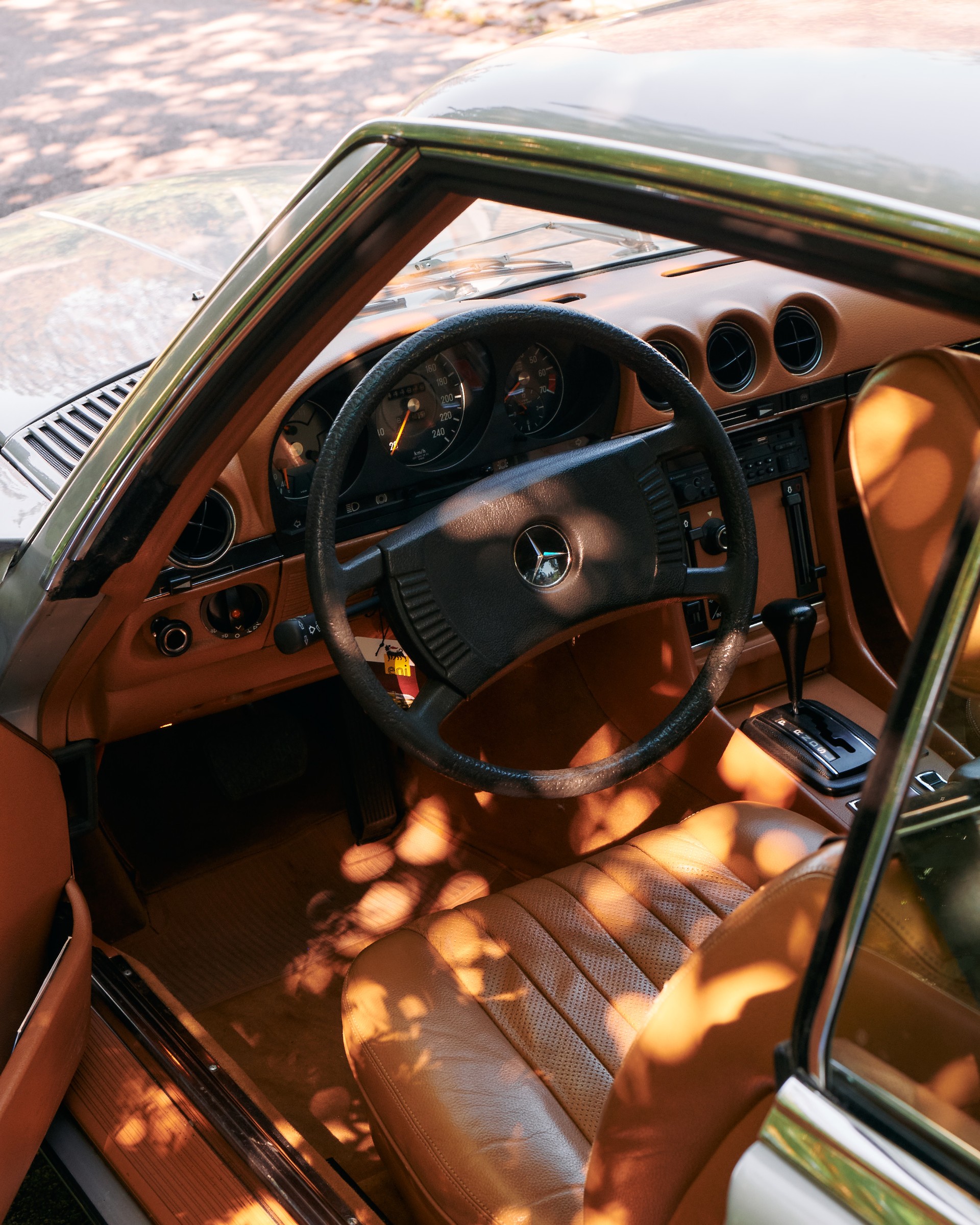 MERCEDES-BENZ SLC 350-image-4