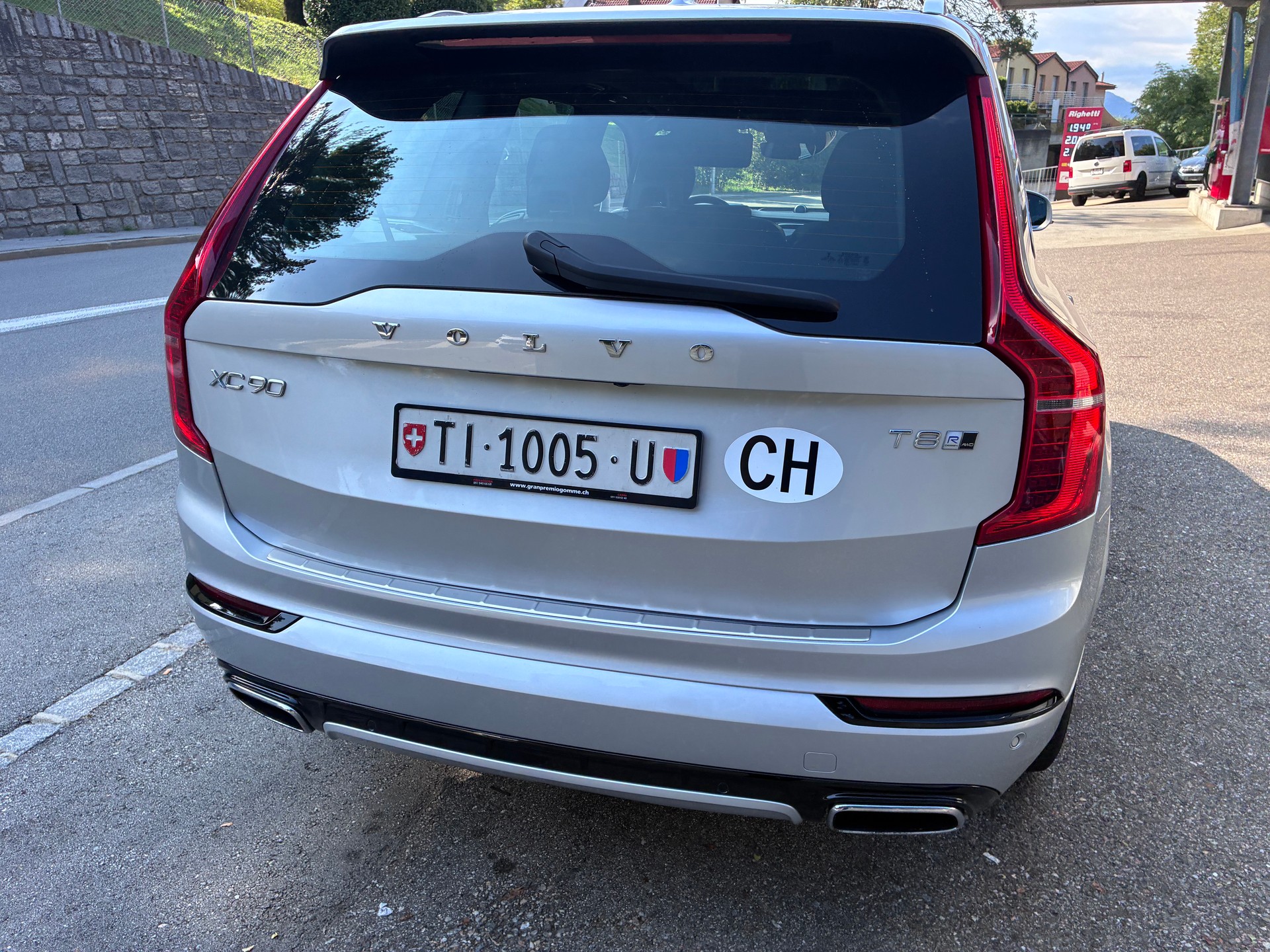 VOLVO XC90 T8 AWD R-Design Geartronic-image-2