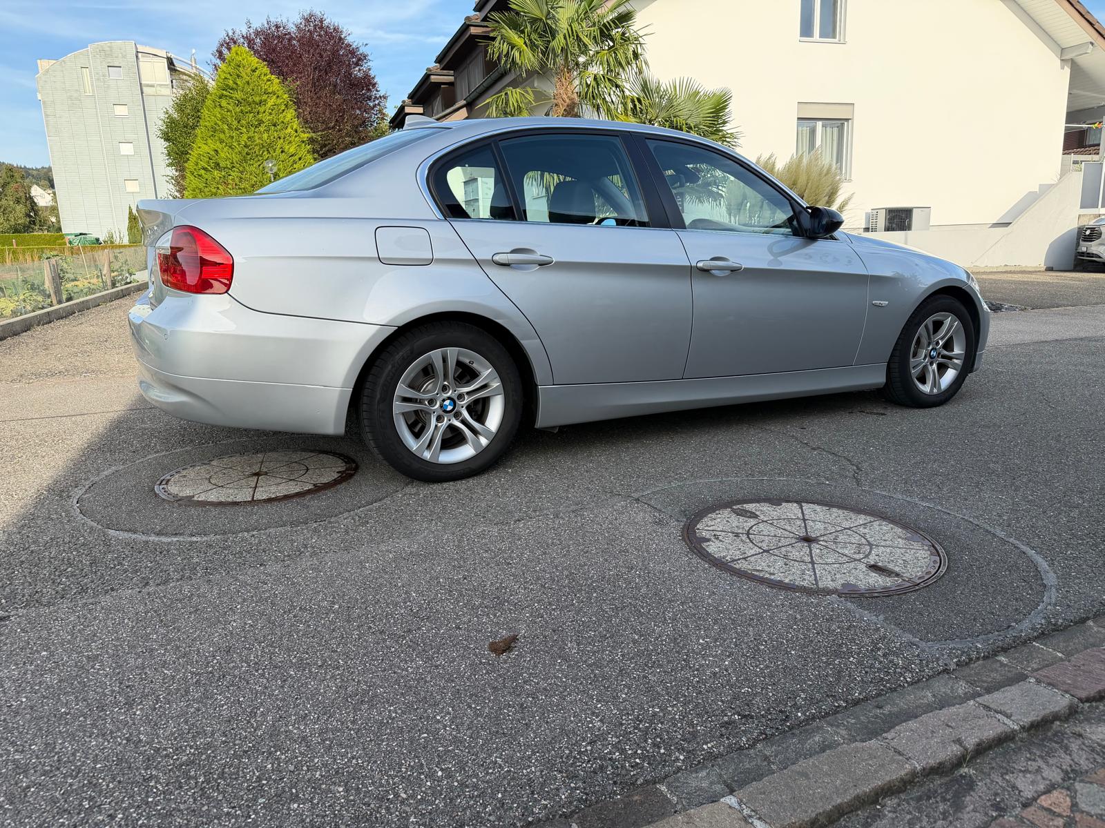BMW 325xi-image-1