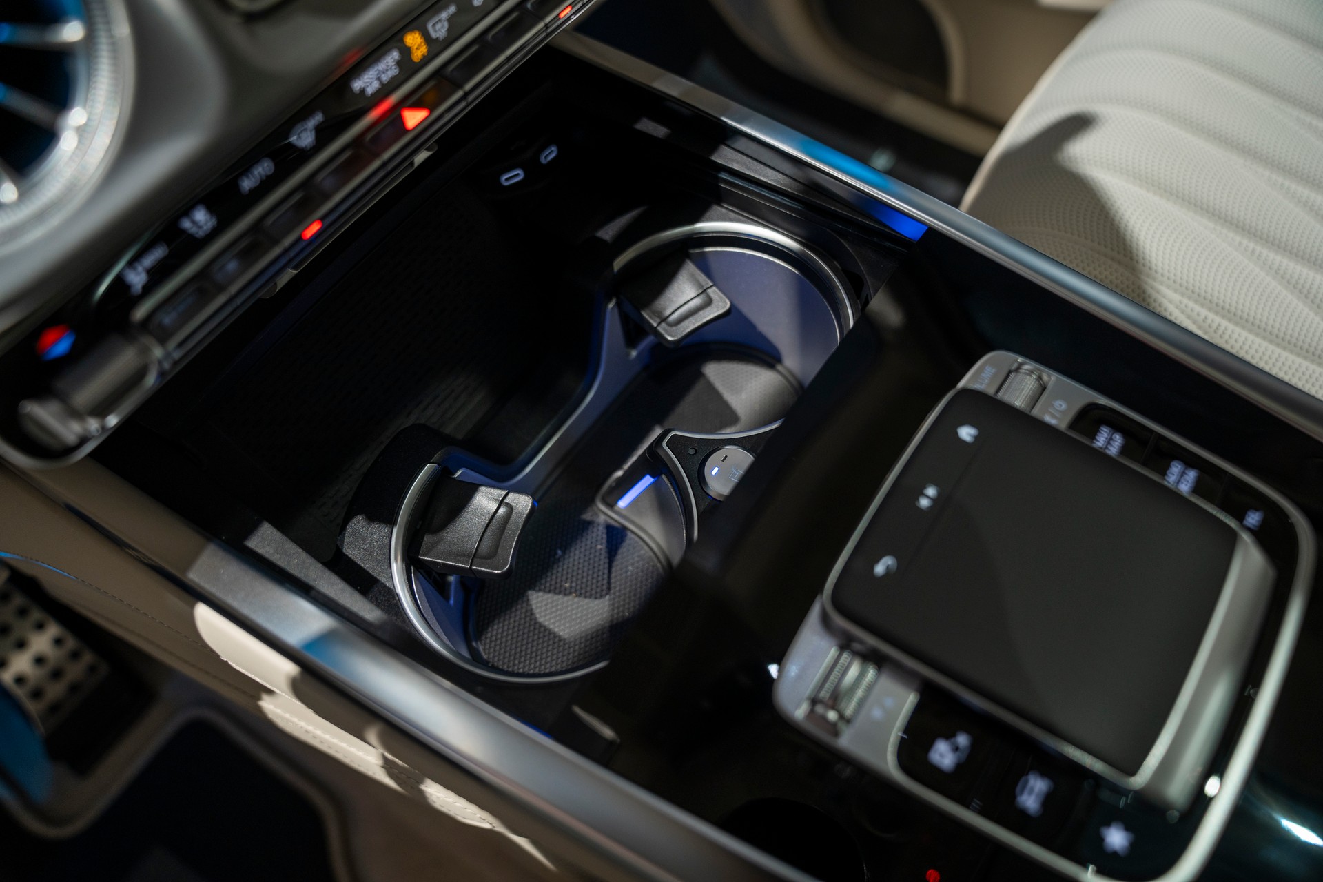 MERCEDES-BENZ G 450d 9G-Tronic-image-13
