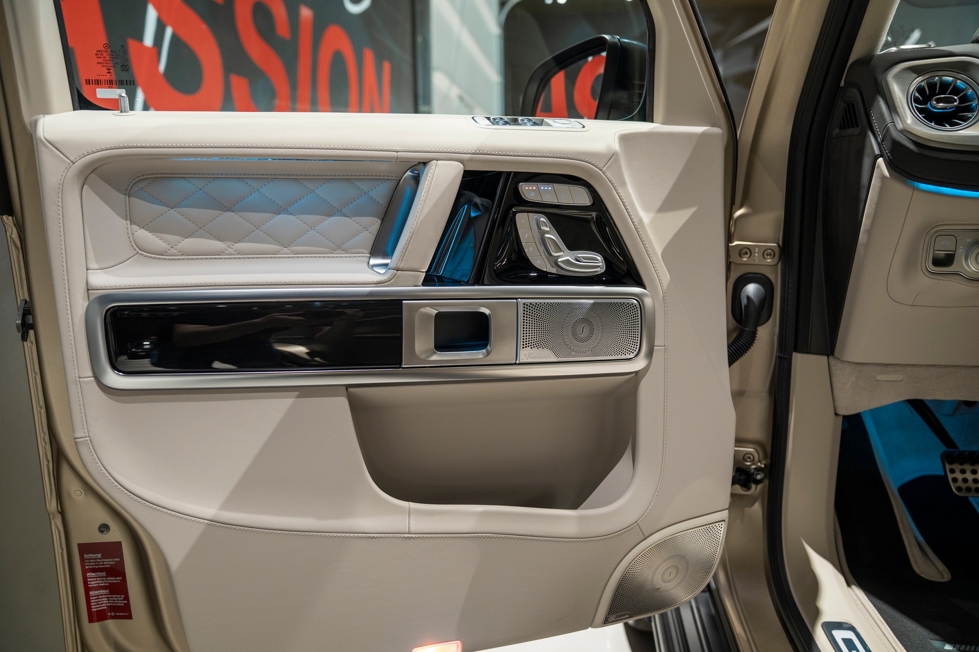MERCEDES-BENZ G 450d 9G-Tronic-image-8