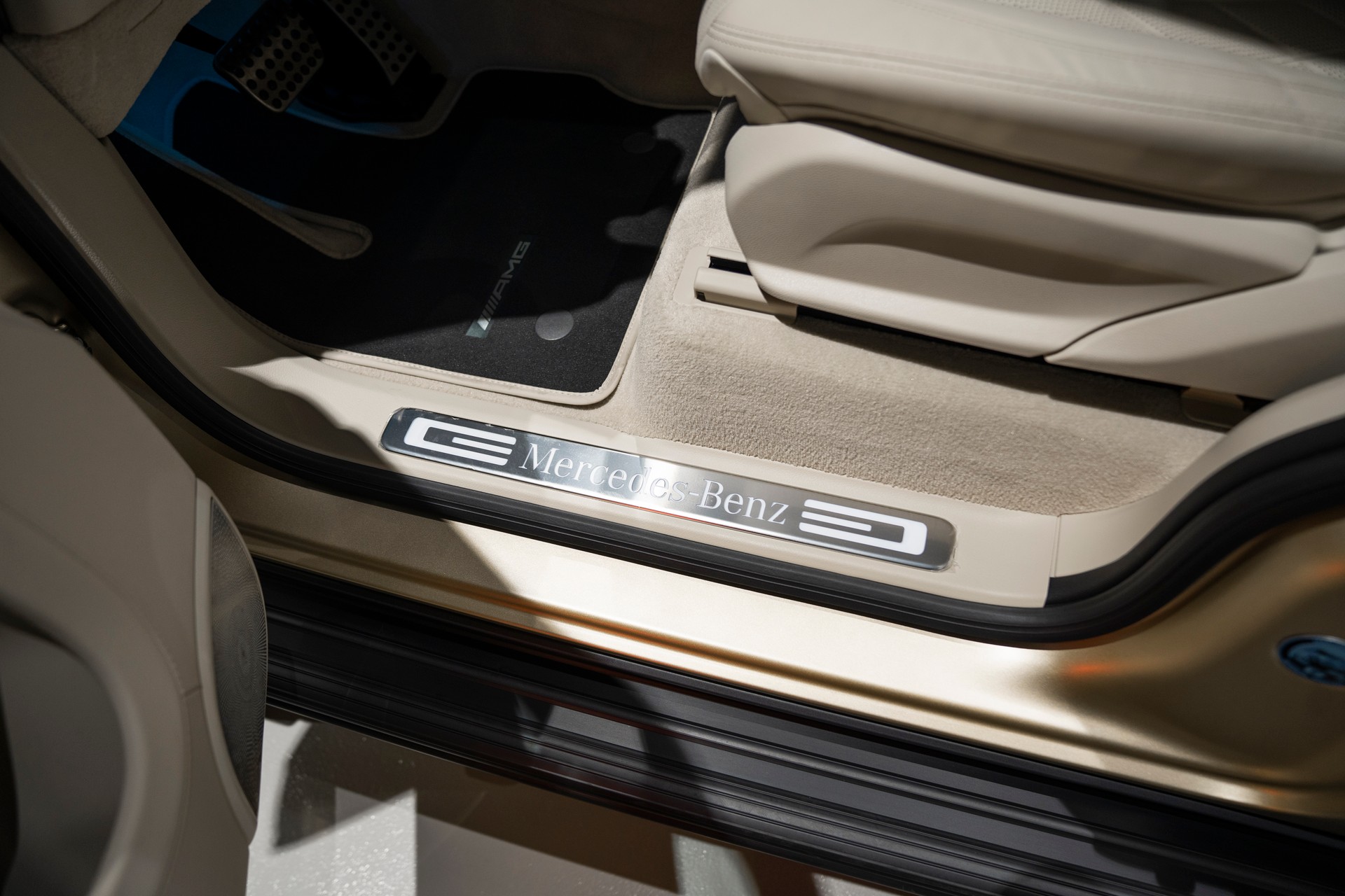 MERCEDES-BENZ G 450d 9G-Tronic-image-16