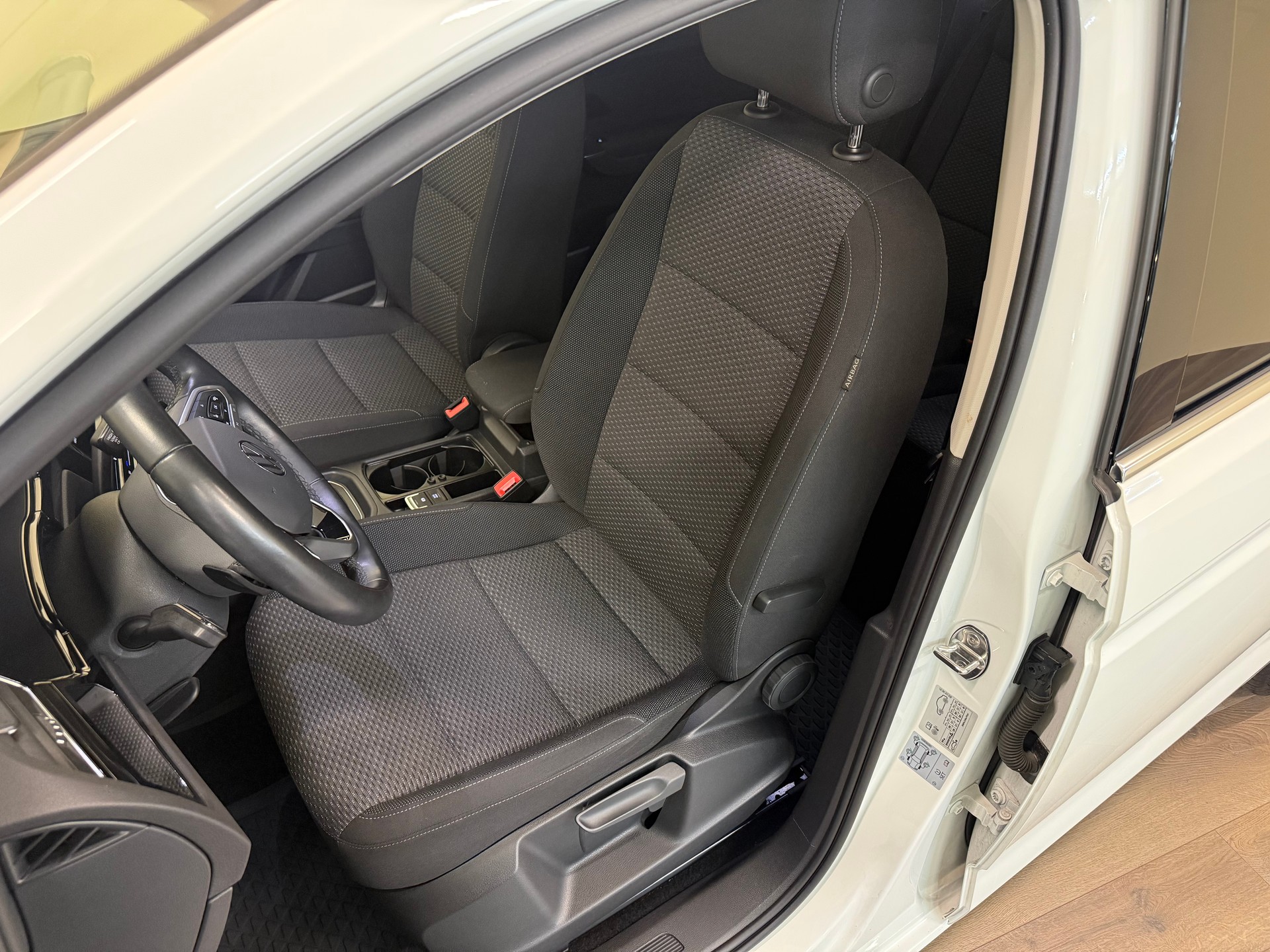 VW Touran 2.0 TDI BlueMotion Technology Comfortline DSG-image-14