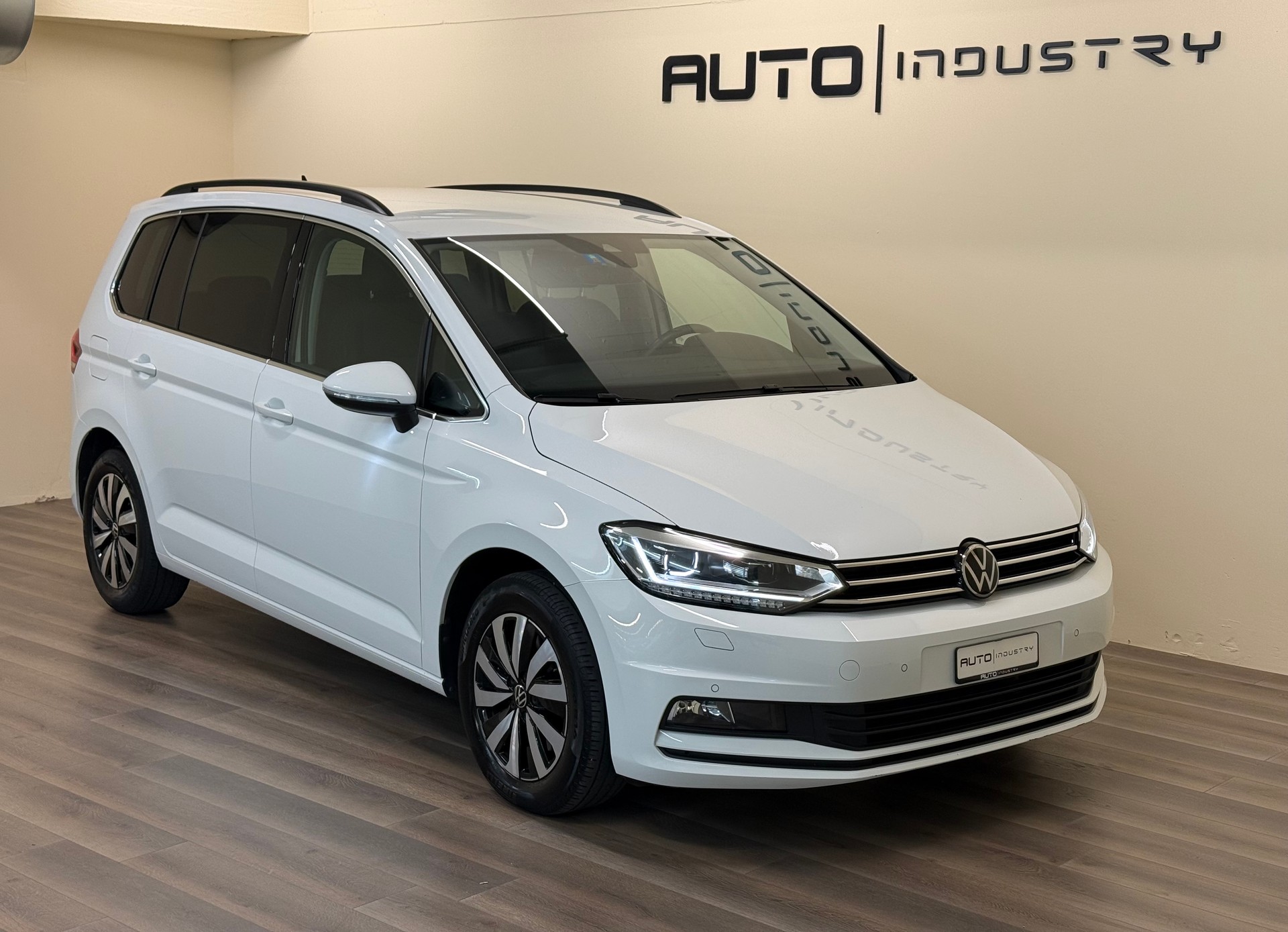 VW Touran 2.0 TDI BlueMotion Technology Comfortline DSG-image-5