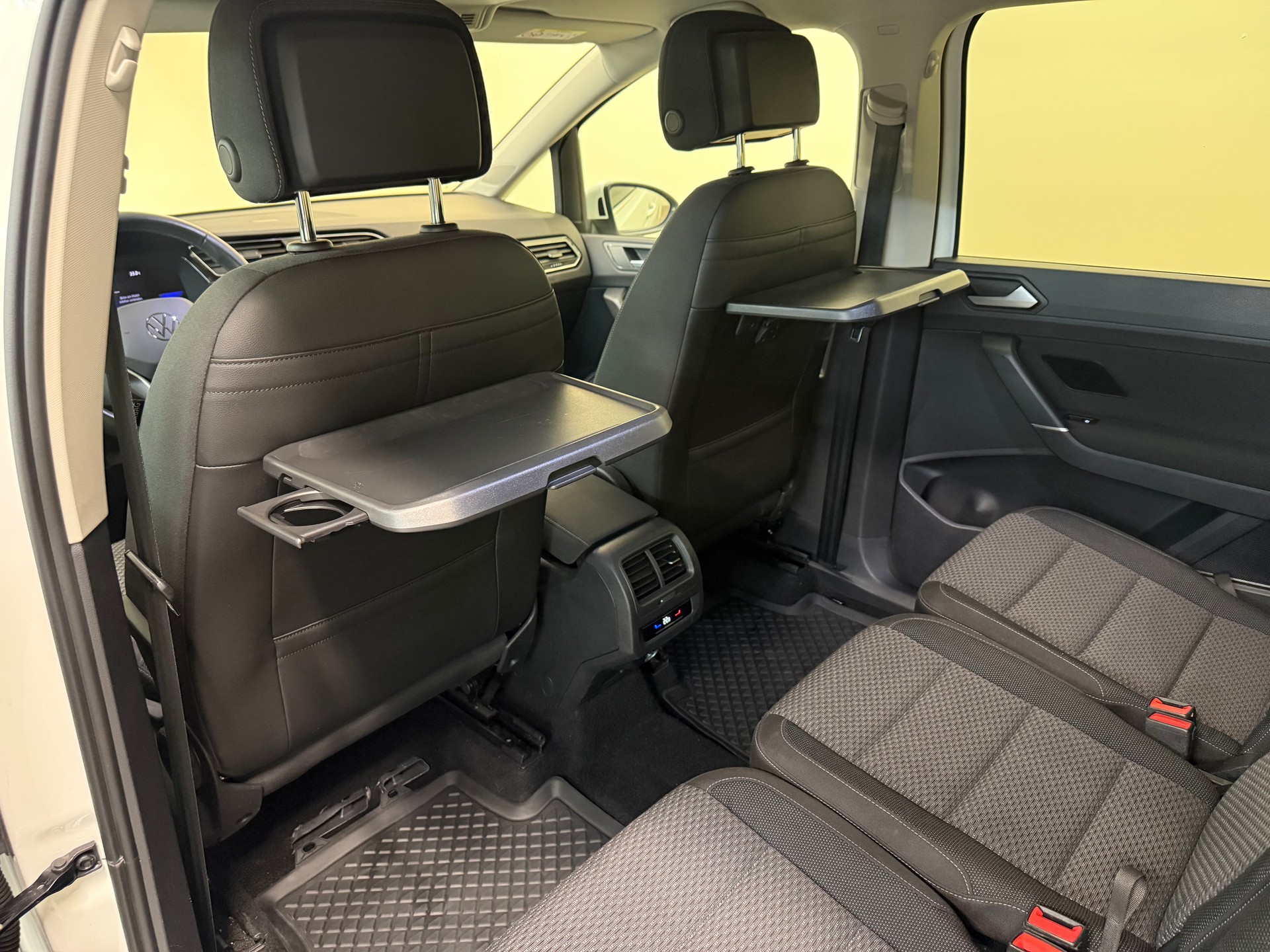 VW Touran 2.0 TDI BlueMotion Technology Comfortline DSG-image-25