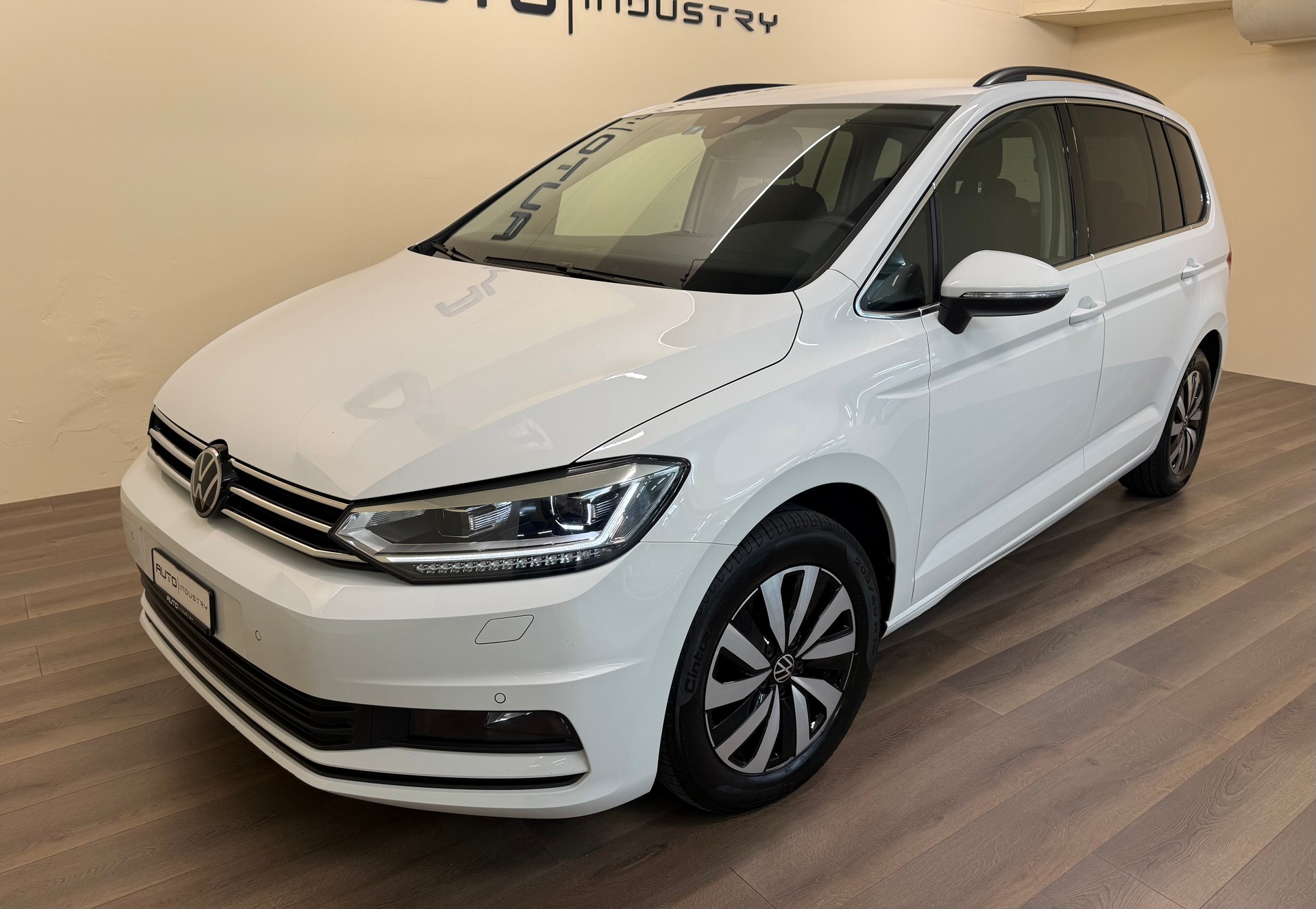 VW Touran 2.0 TDI BlueMotion Technology Comfortline DSG-showroom-element-1