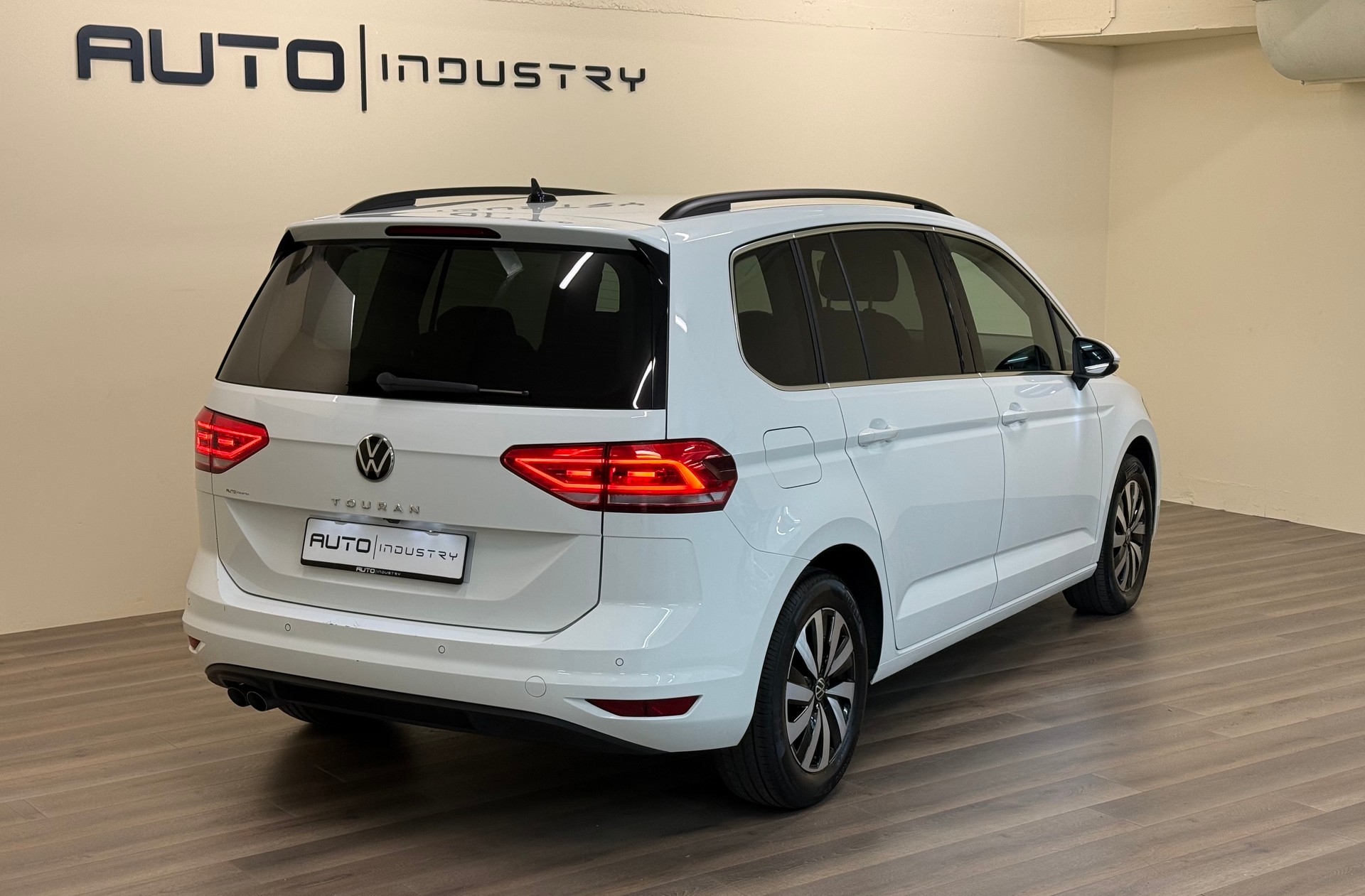VW Touran 2.0 TDI BlueMotion Technology Comfortline DSG-showroom-element-3