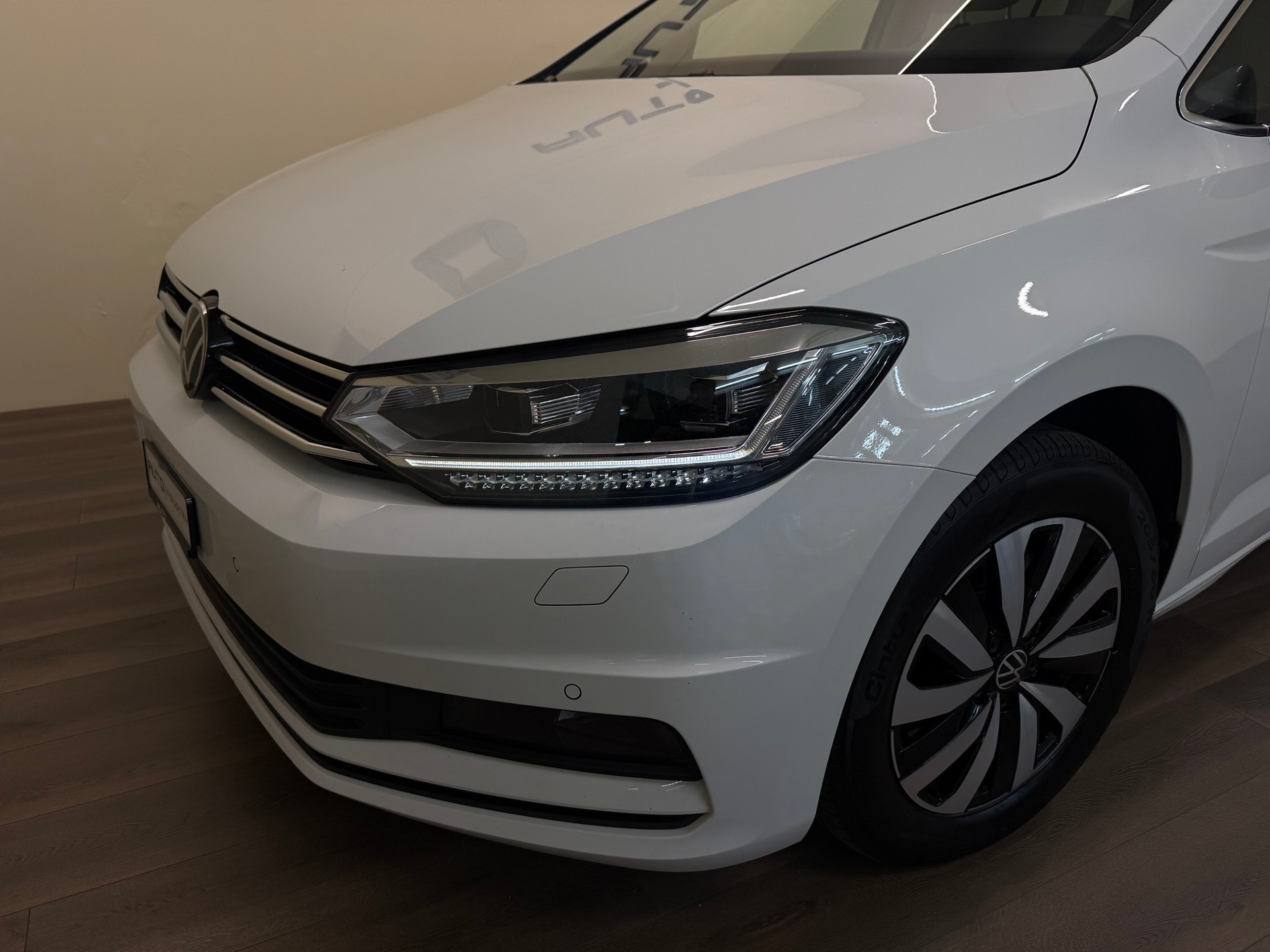 VW Touran 2.0 TDI BlueMotion Technology Comfortline DSG-showroom-element-2