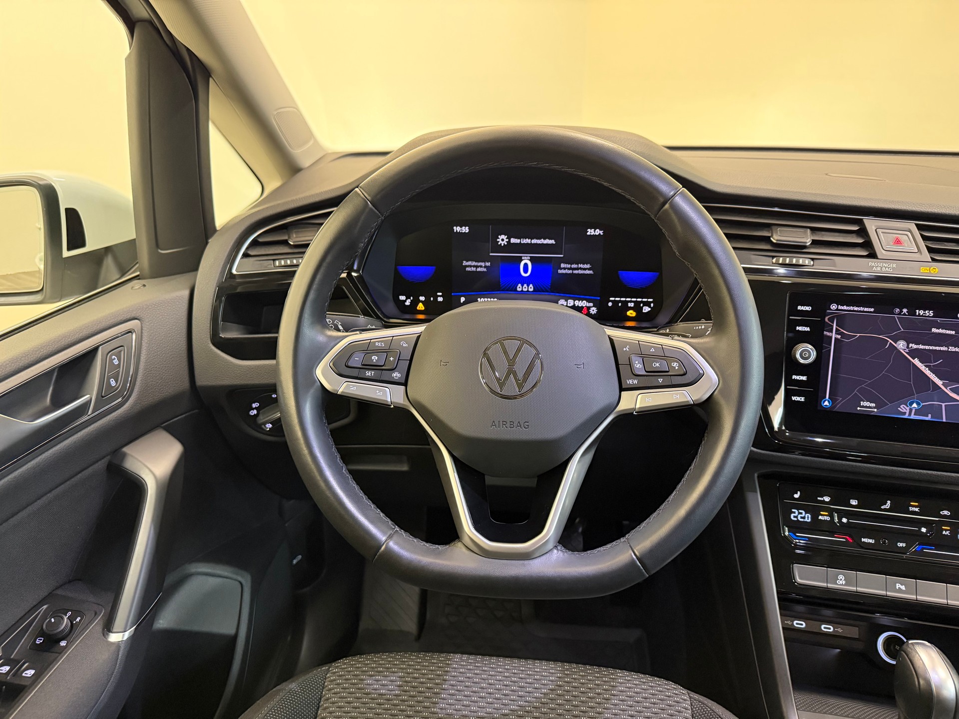 VW Touran 2.0 TDI BlueMotion Technology Comfortline DSG-image-17