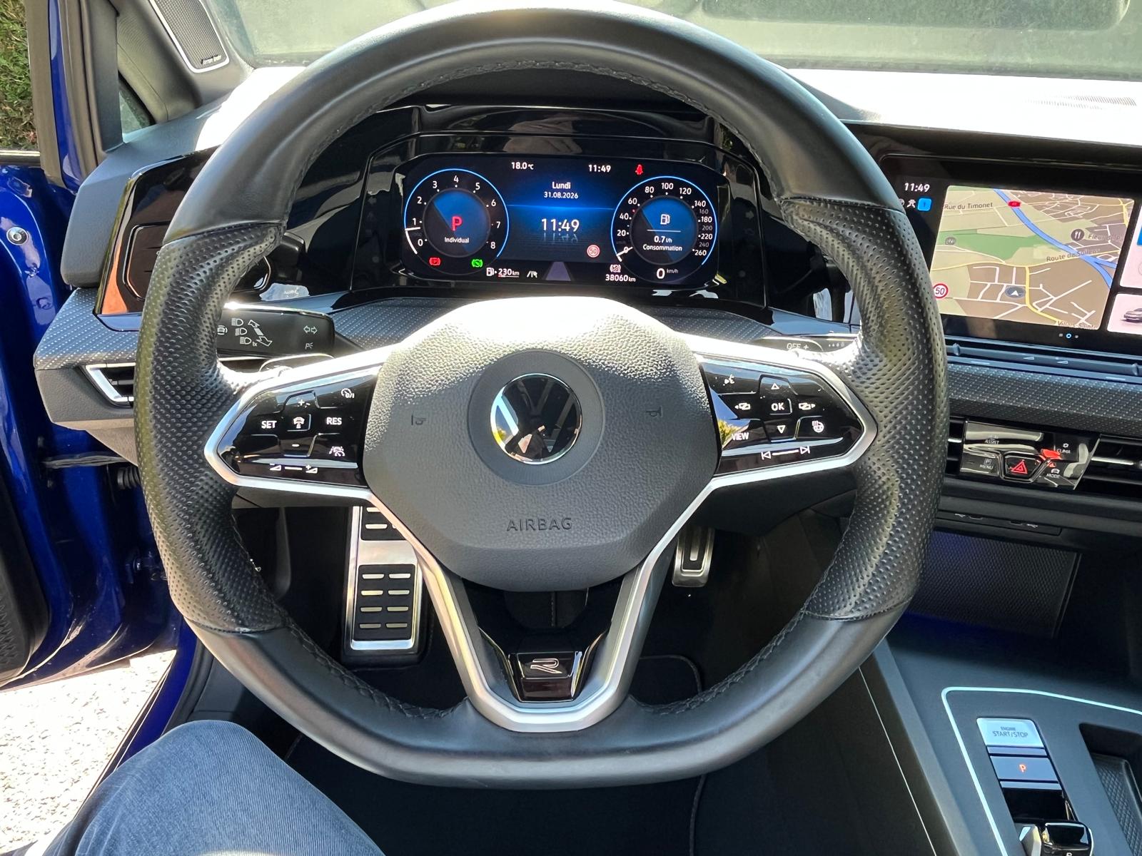 VW Golf 1.5 eTSI mHEV ACT R-Line DSG-image-7