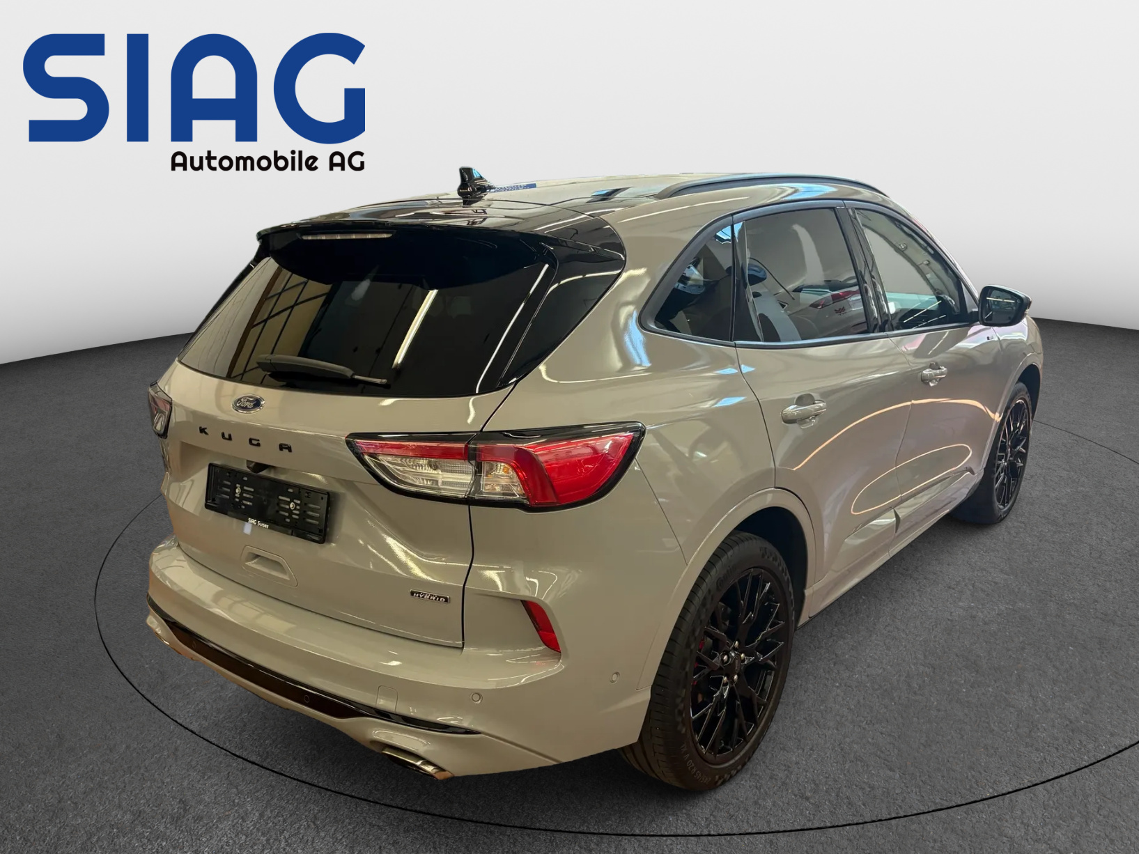 FORD Kuga 2.5 Plug-in Hybrid Graphite Tech Edition-image-2