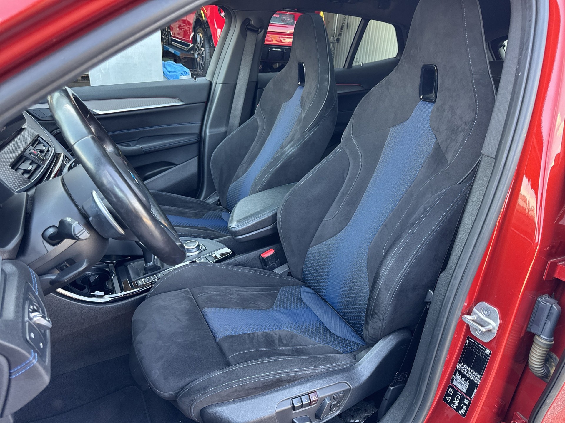 BMW X2 xDrive 25d M Sport X Steptronic-image-9