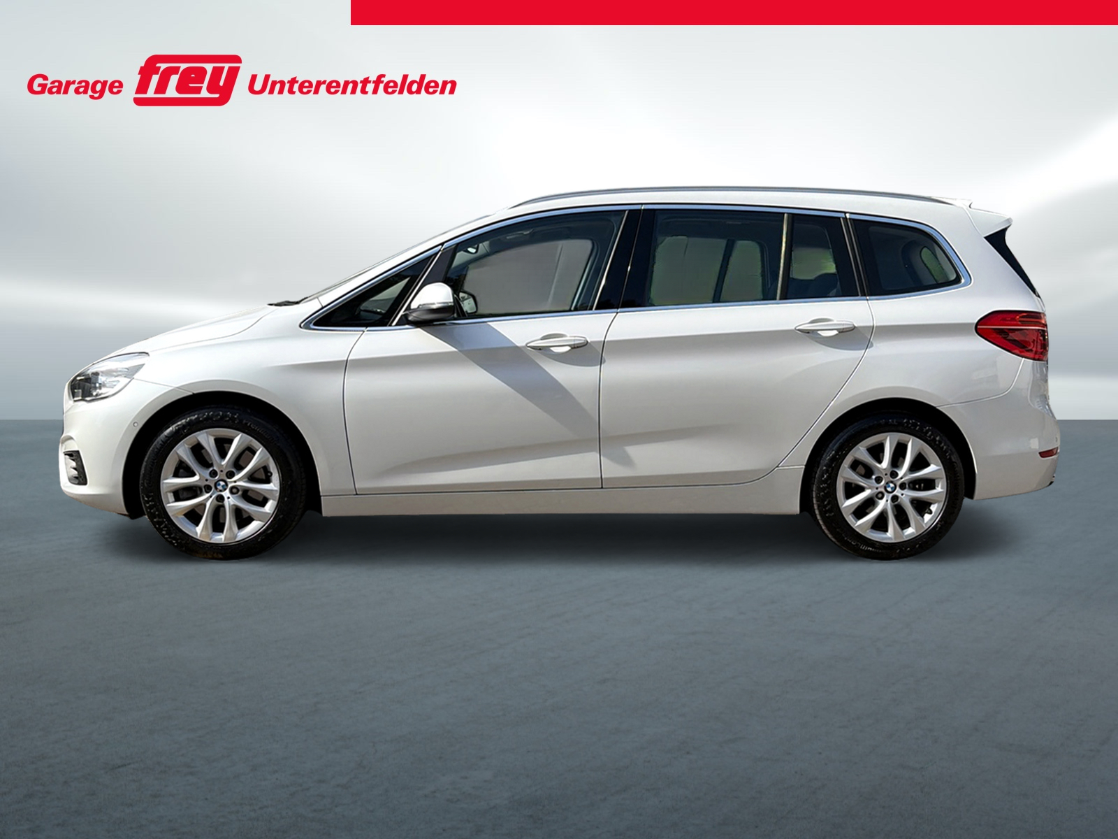 BMW 220i Gran Tourer Steptronic-image-2