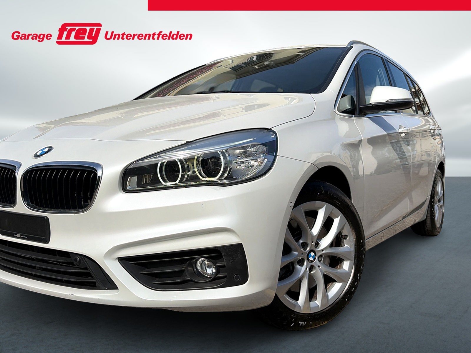 BMW 220i Gran Tourer Steptronic-image-1