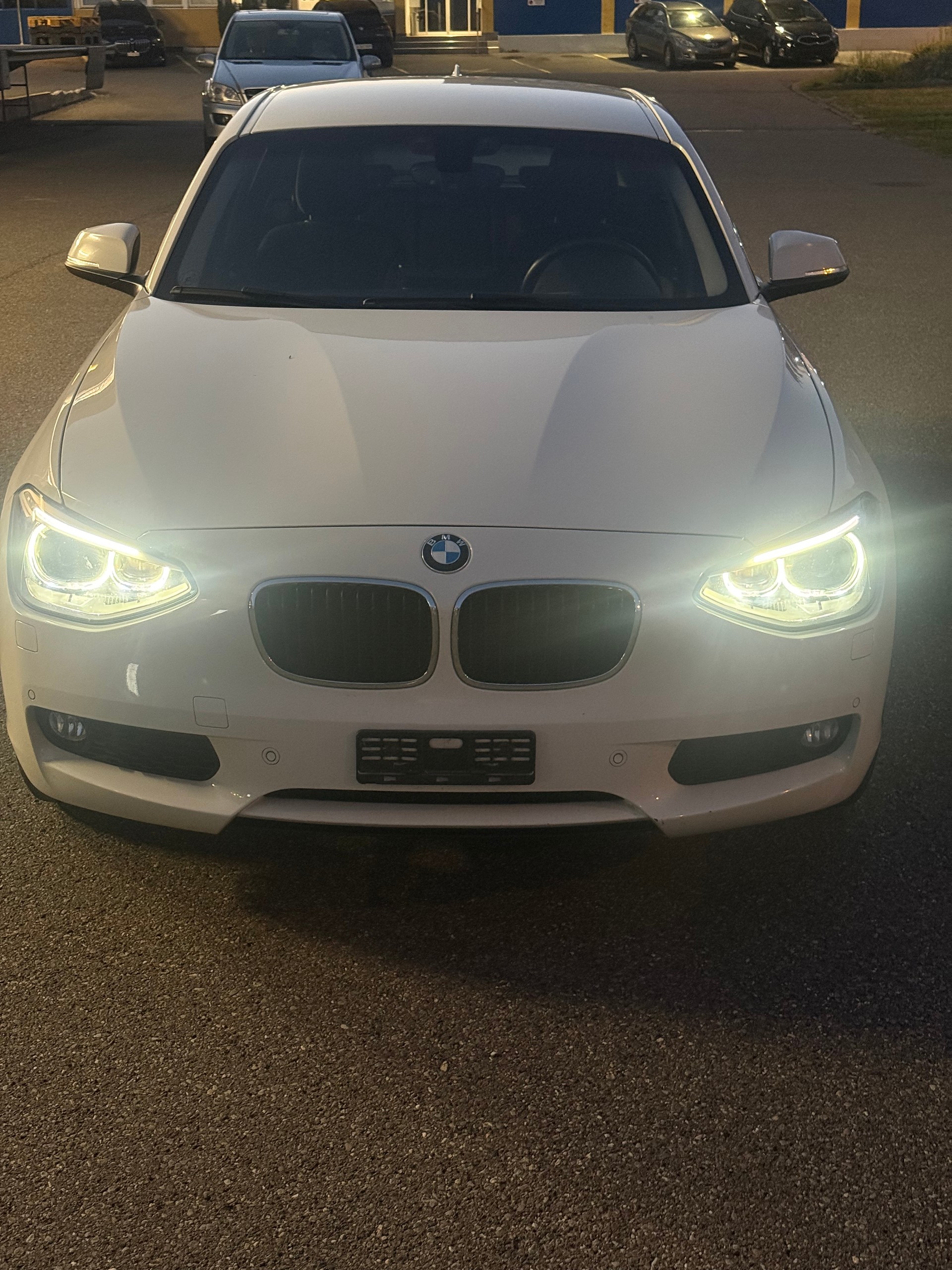 BMW 116d Sport Line Steptronic-image-1