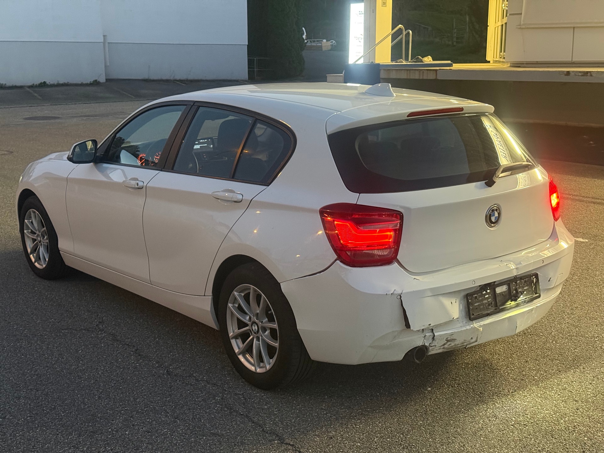BMW 116d Sport Line Steptronic-image-5