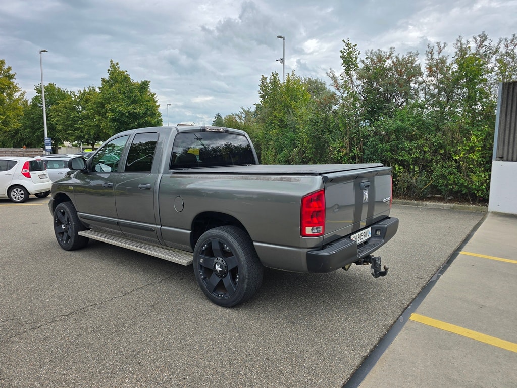 DODGE 1500 5.7 V8 Laramie-image-4