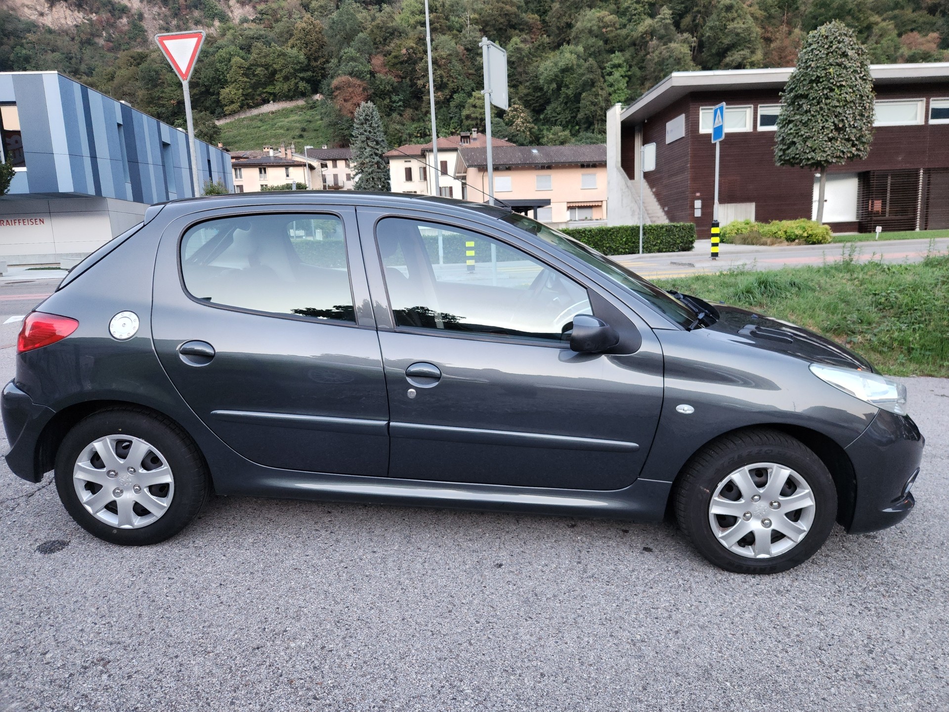 PEUGEOT 206+ 1.4 Trendy-image-3