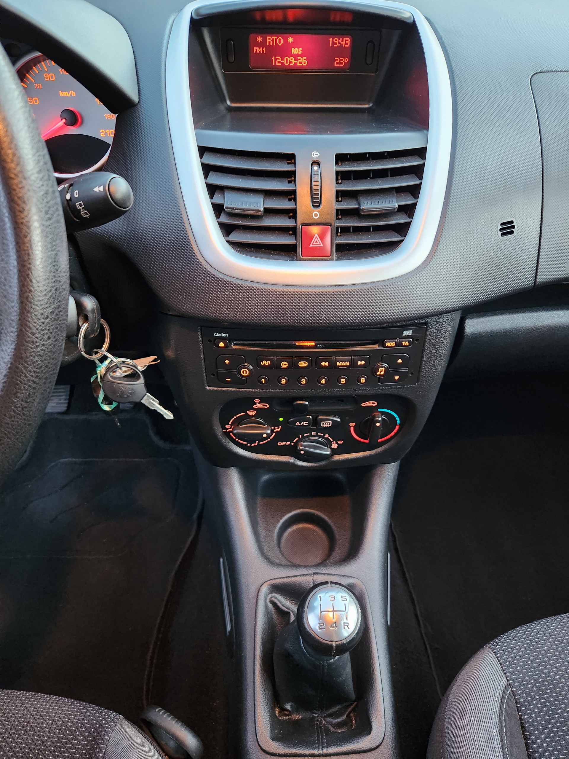 PEUGEOT 206+ 1.4 Trendy-image-13