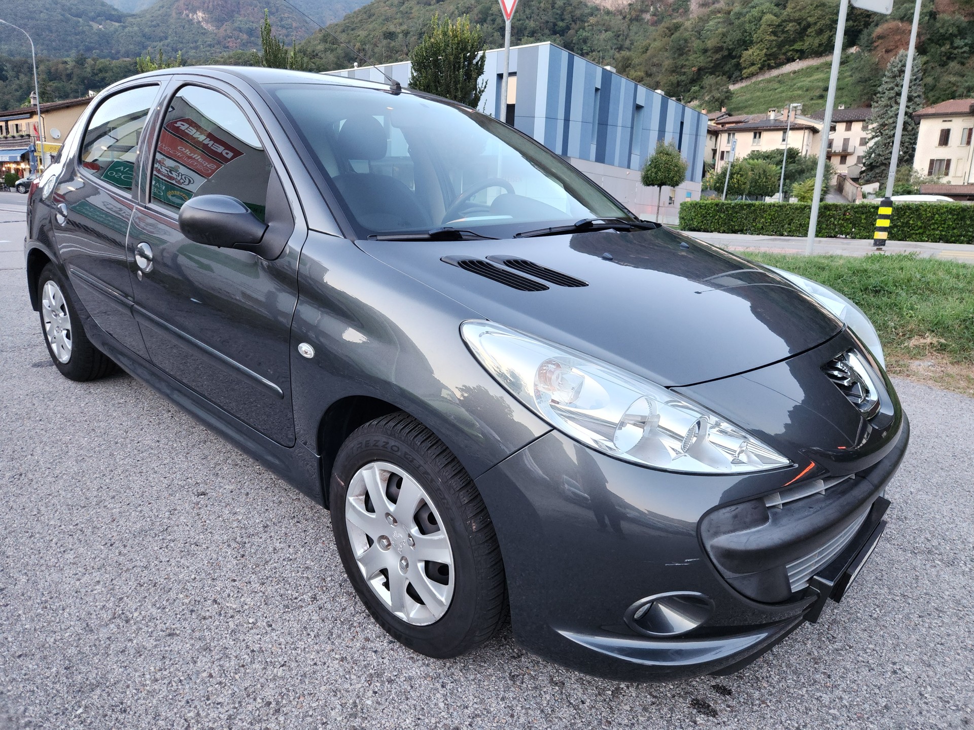 PEUGEOT 206+ 1.4 Trendy-image-2