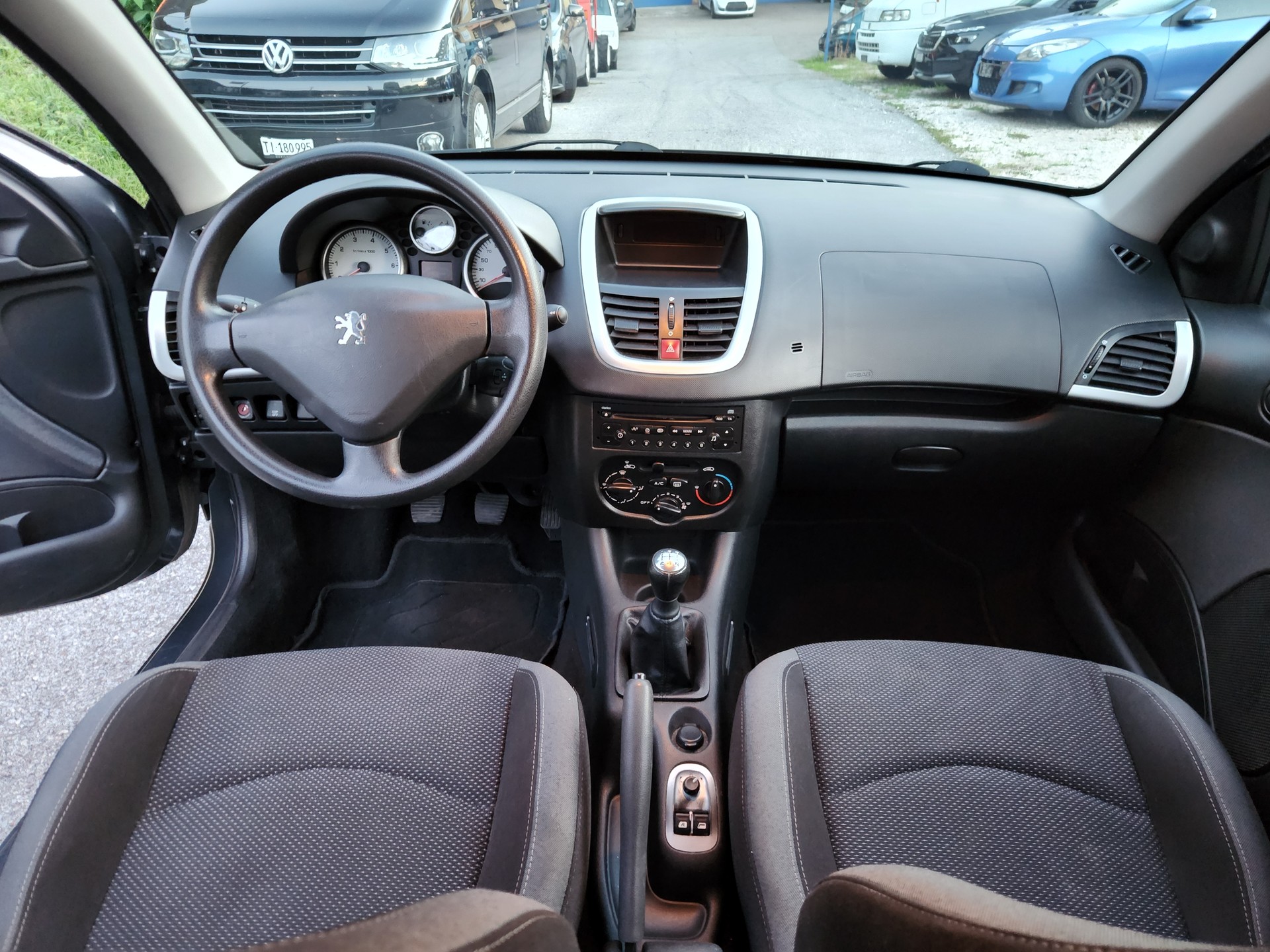 PEUGEOT 206+ 1.4 Trendy-image-8