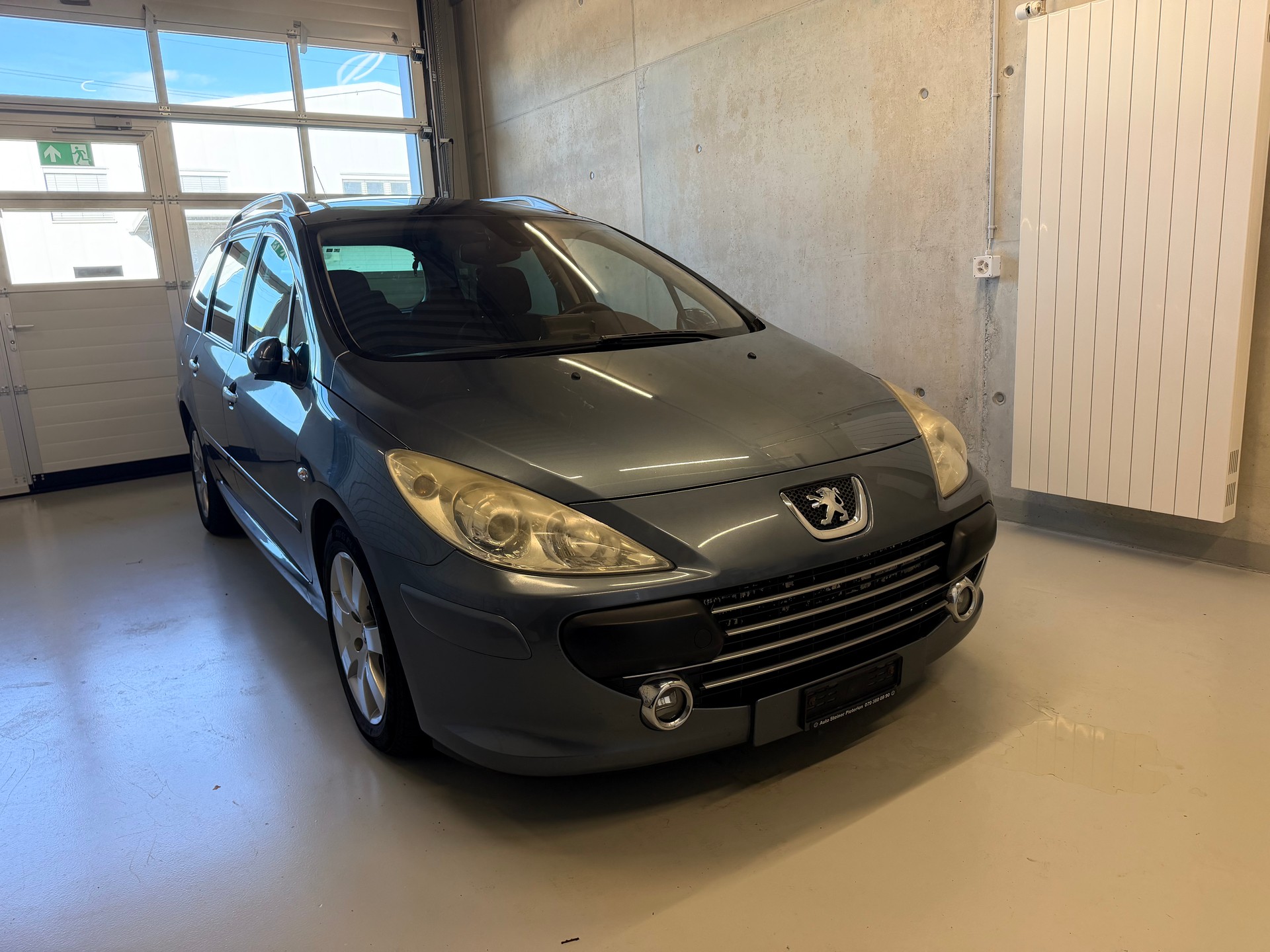 PEUGEOT 307 SW 2.0 HDI Platinum Edition-image-1