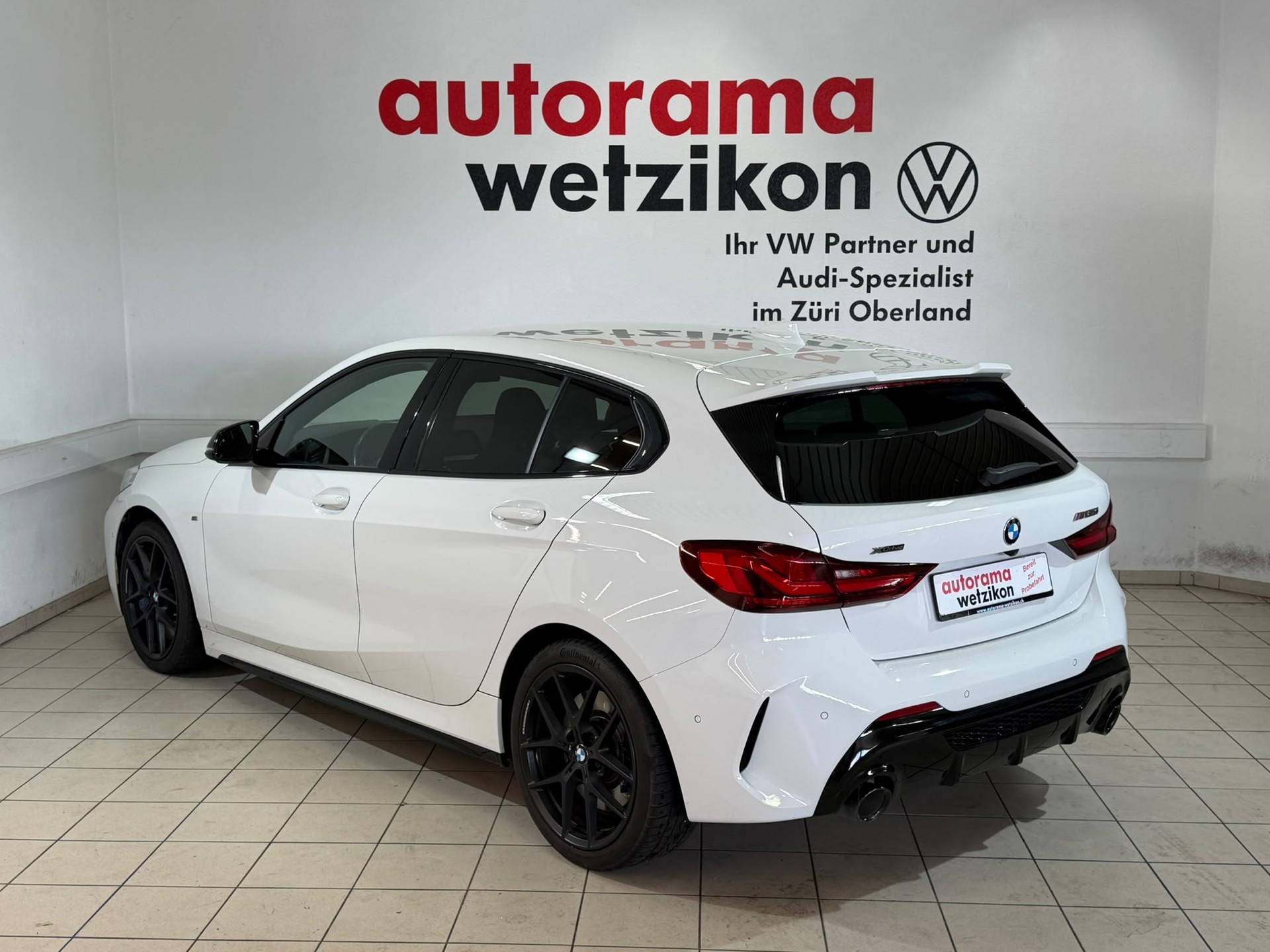 BMW M135i xDrive Steptronic-image-2