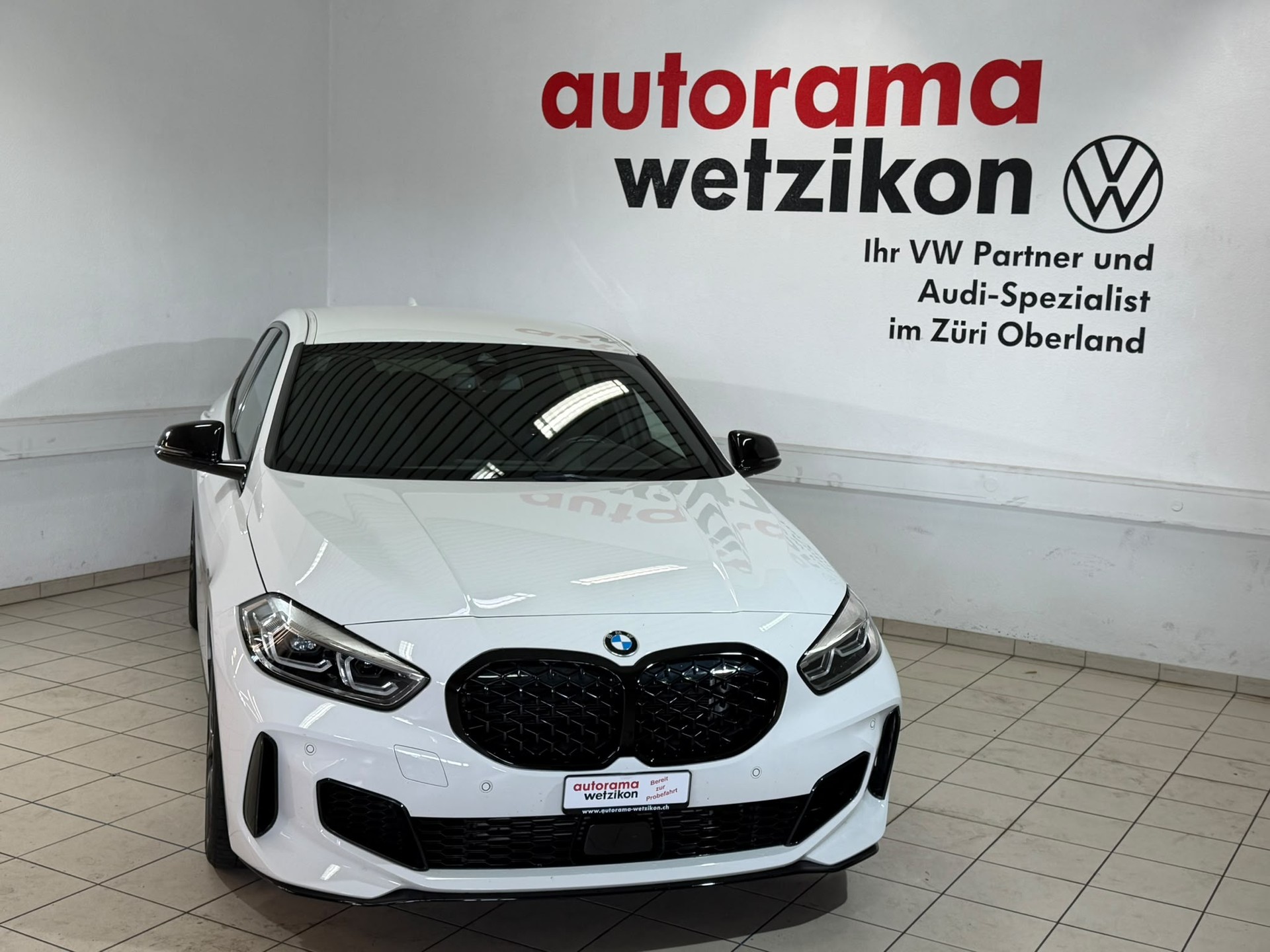 BMW M135i xDrive Steptronic-image-1