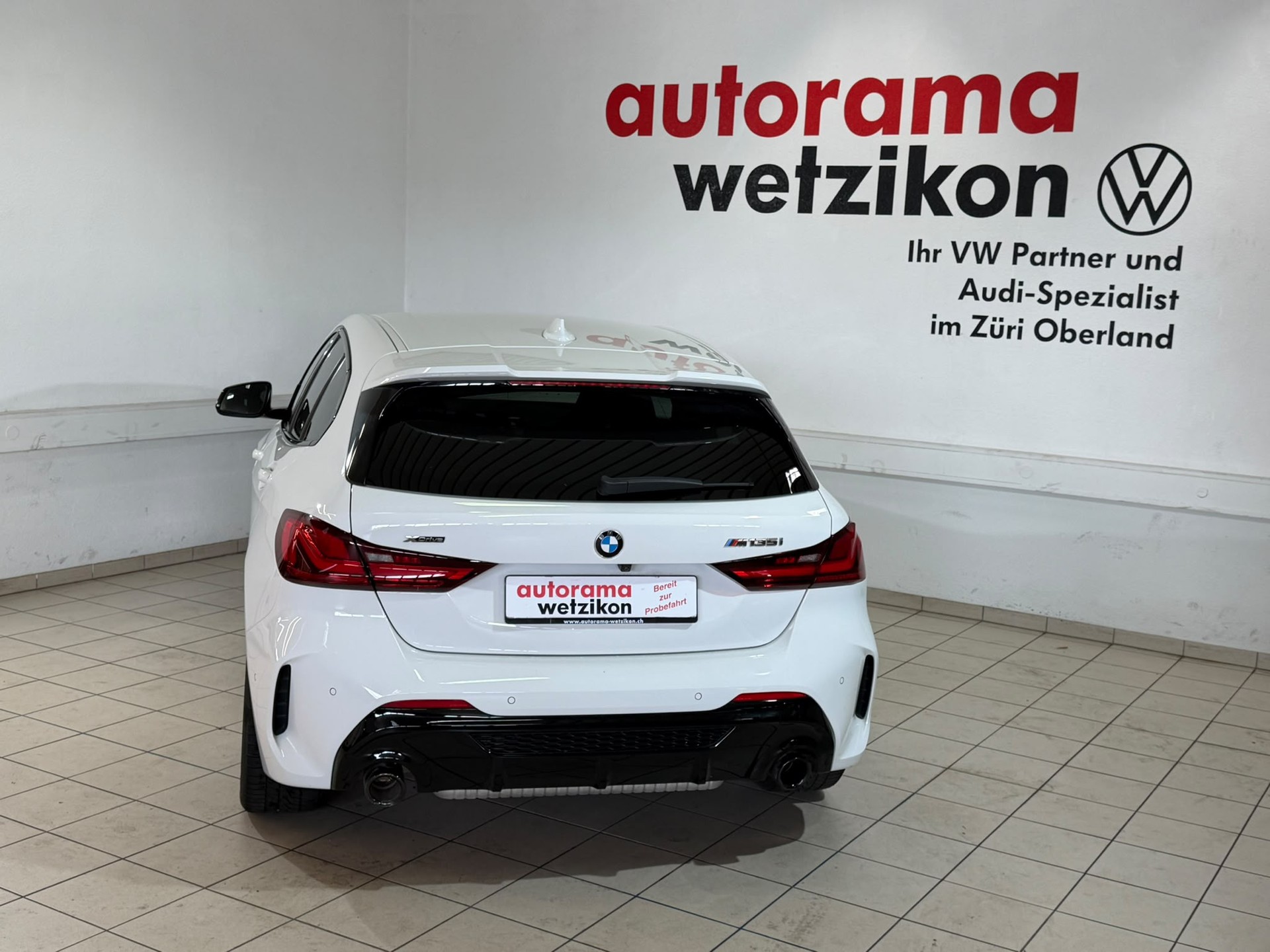 BMW M135i xDrive Steptronic-image-3