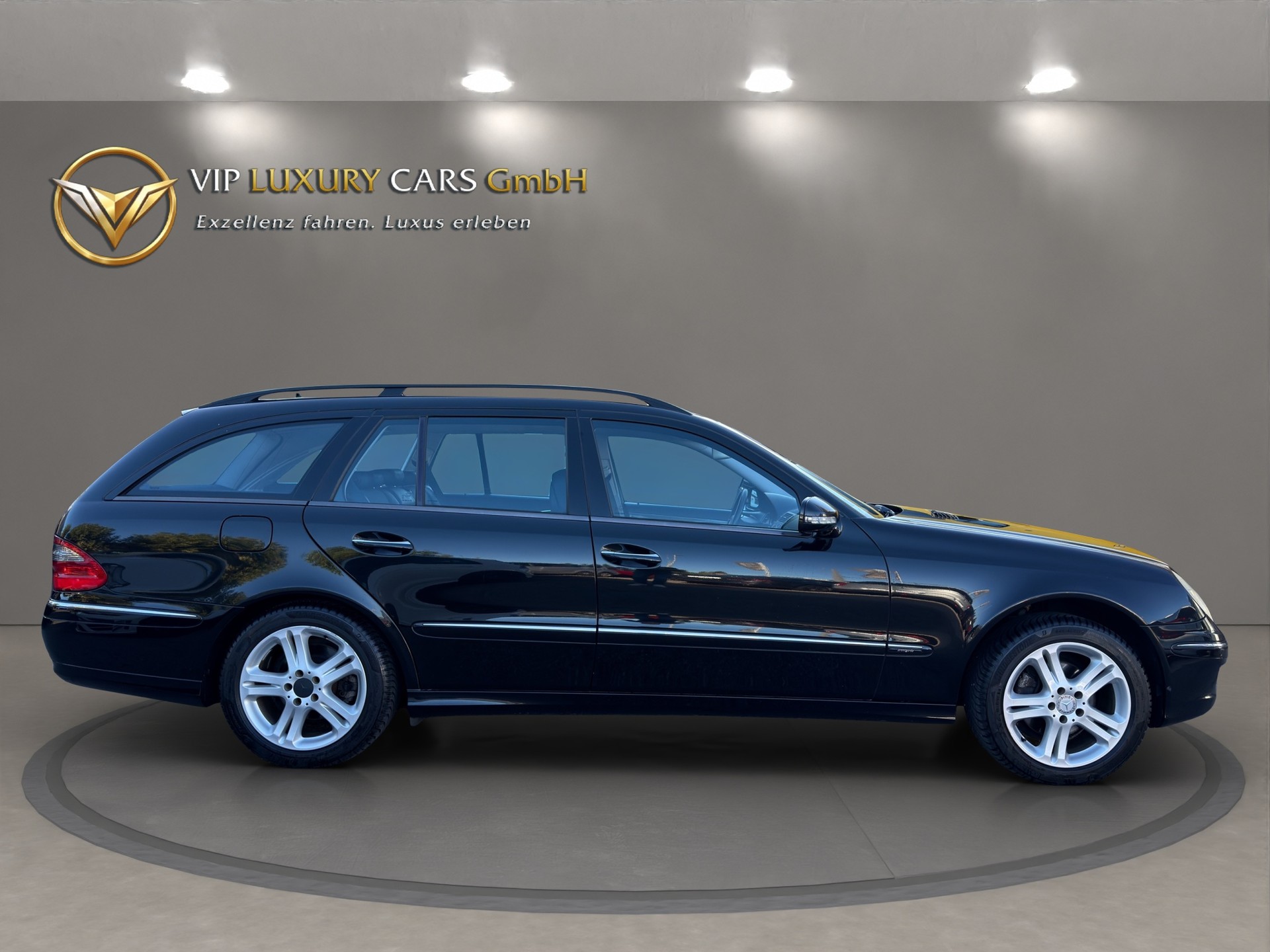 MERCEDES-BENZ E 220 CDI Avantgarde Anhänger 2100 kg ** Ab MFK & Frisch Ab Grossem Service **-image-4