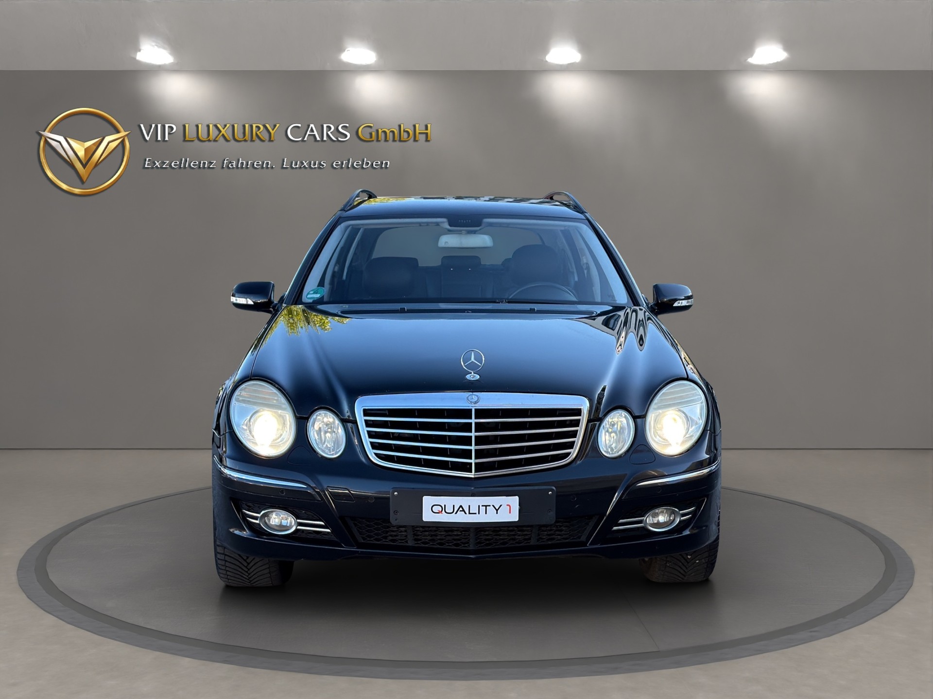 MERCEDES-BENZ E 220 CDI Avantgarde Anhänger 2100 kg ** Ab MFK & Frisch Ab Grossem Service **-image-2