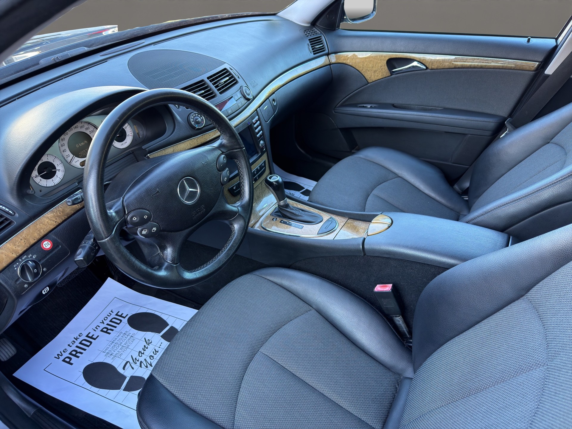 MERCEDES-BENZ E 220 CDI Avantgarde Anhänger 2100 kg ** Ab MFK & Frisch Ab Grossem Service **-image-10