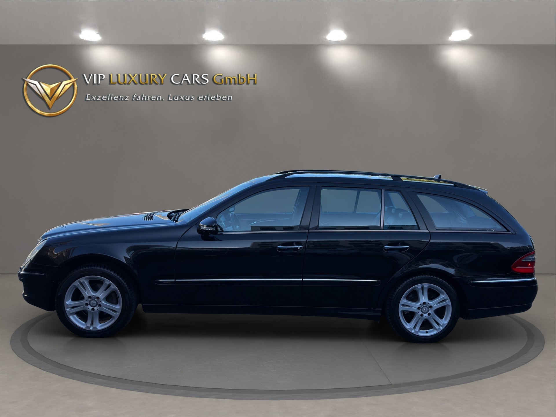 MERCEDES-BENZ E 220 CDI Avantgarde Anhänger 2100 kg ** Ab MFK & Frisch Ab Grossem Service **-image-5