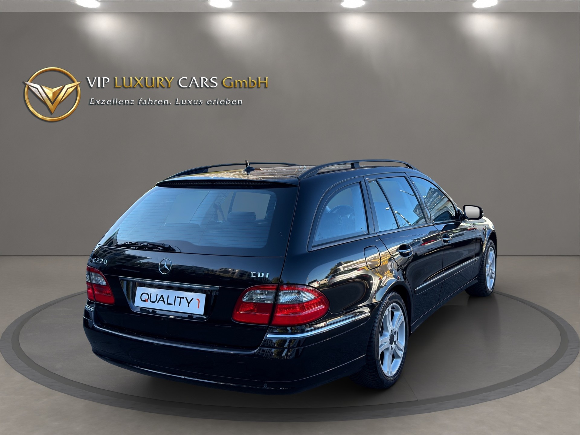 MERCEDES-BENZ E 220 CDI Avantgarde Anhänger 2100 kg ** Ab MFK & Frisch Ab Grossem Service **-image-8