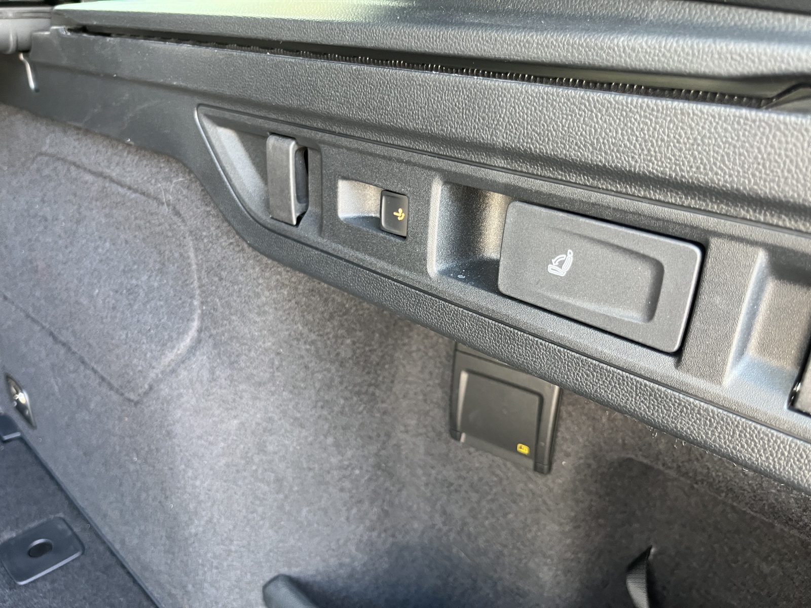 VW Passat Variant 2.0 TSI evo4 R-Line 4 Motion DSG-image-14