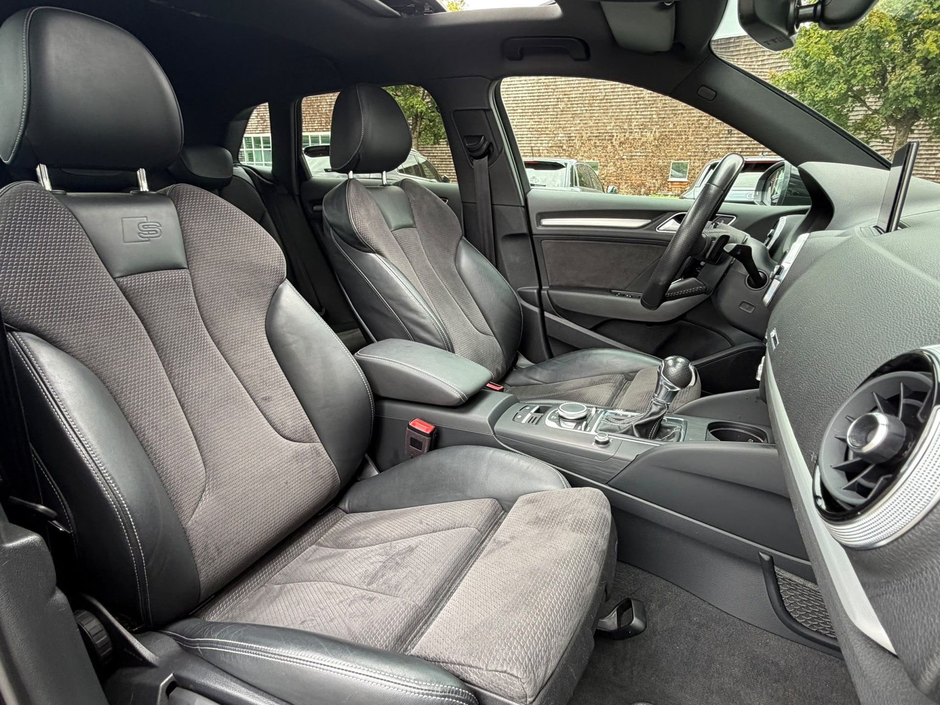 AUDI A3 Sportback 35 TFSI Sport S-tronic-image-13