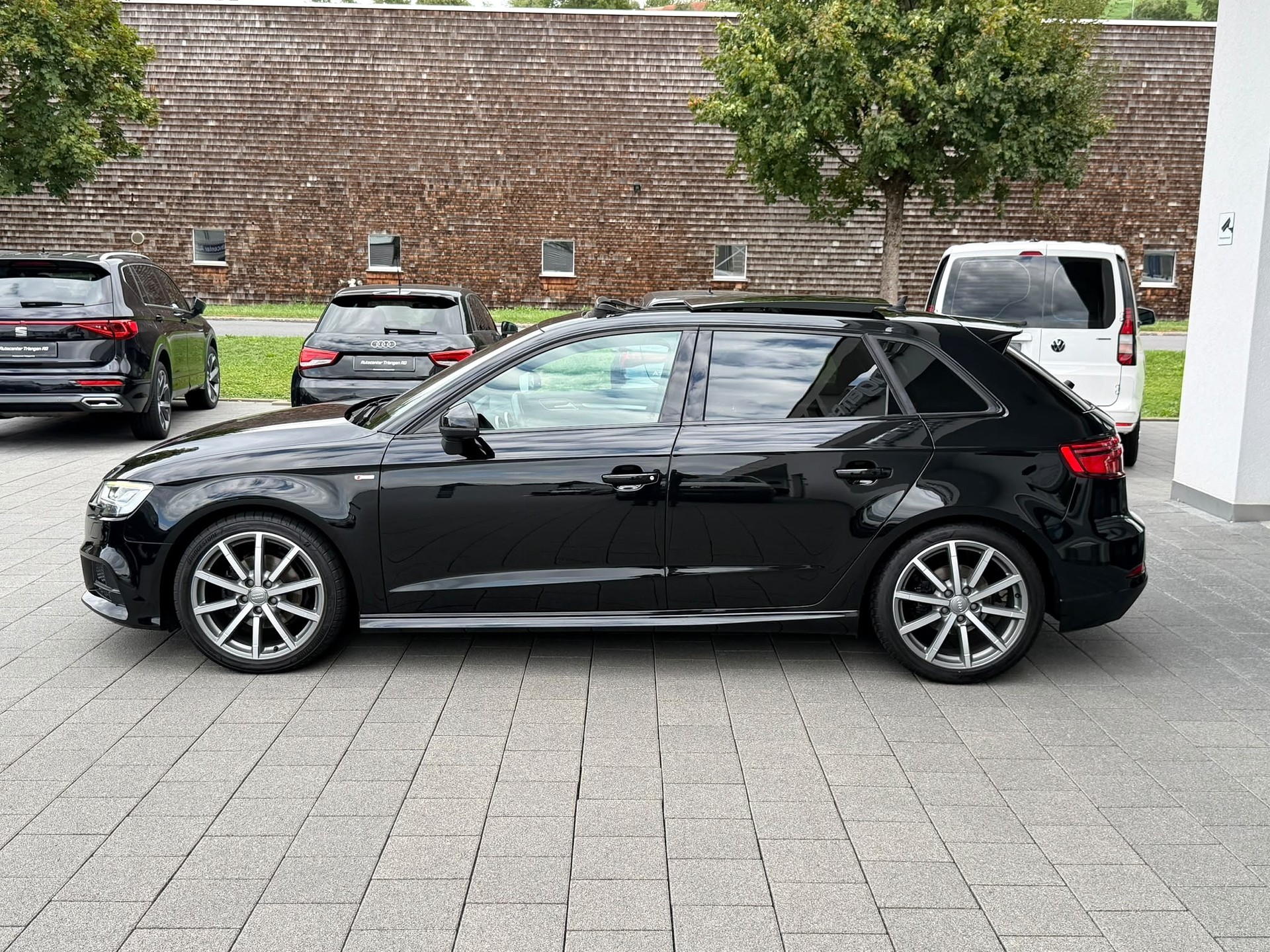 AUDI A3 Sportback 35 TFSI Sport S-tronic-image-6