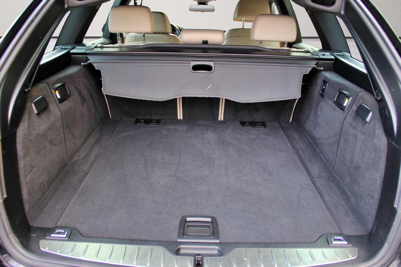 BMW 530d Touring xDrive Platinum Sport Edition-image-14