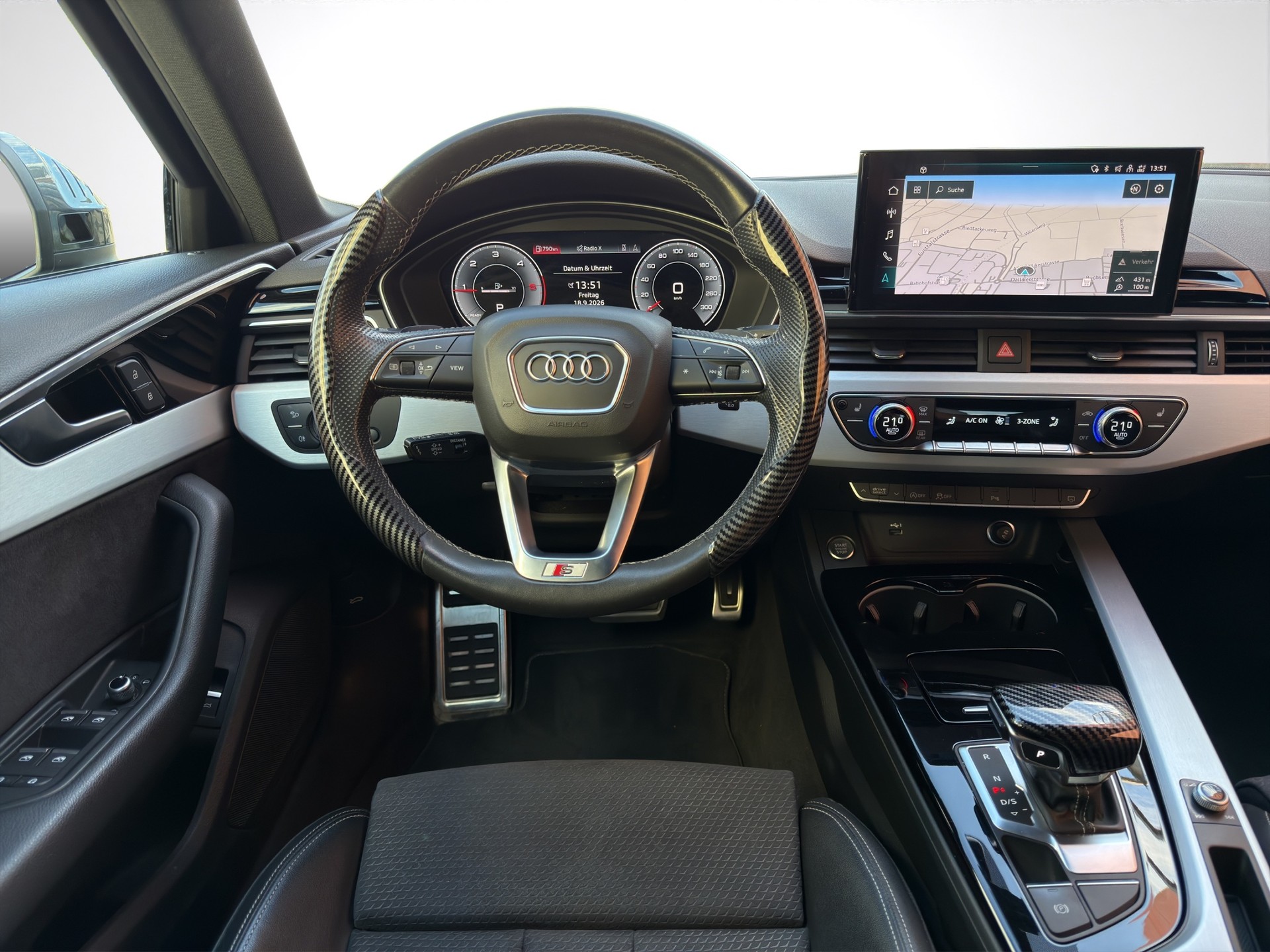 AUDI A4 Avant 40 TDI S line Attraction quattro S-tronic-image-12