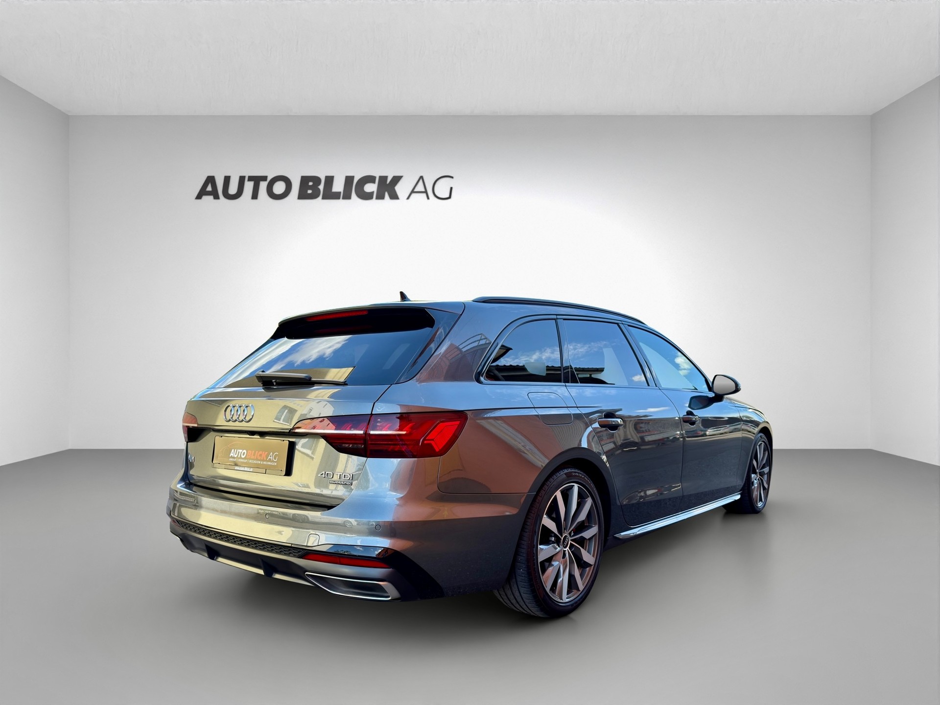 AUDI A4 Avant 40 TDI S line Attraction quattro S-tronic-image-6