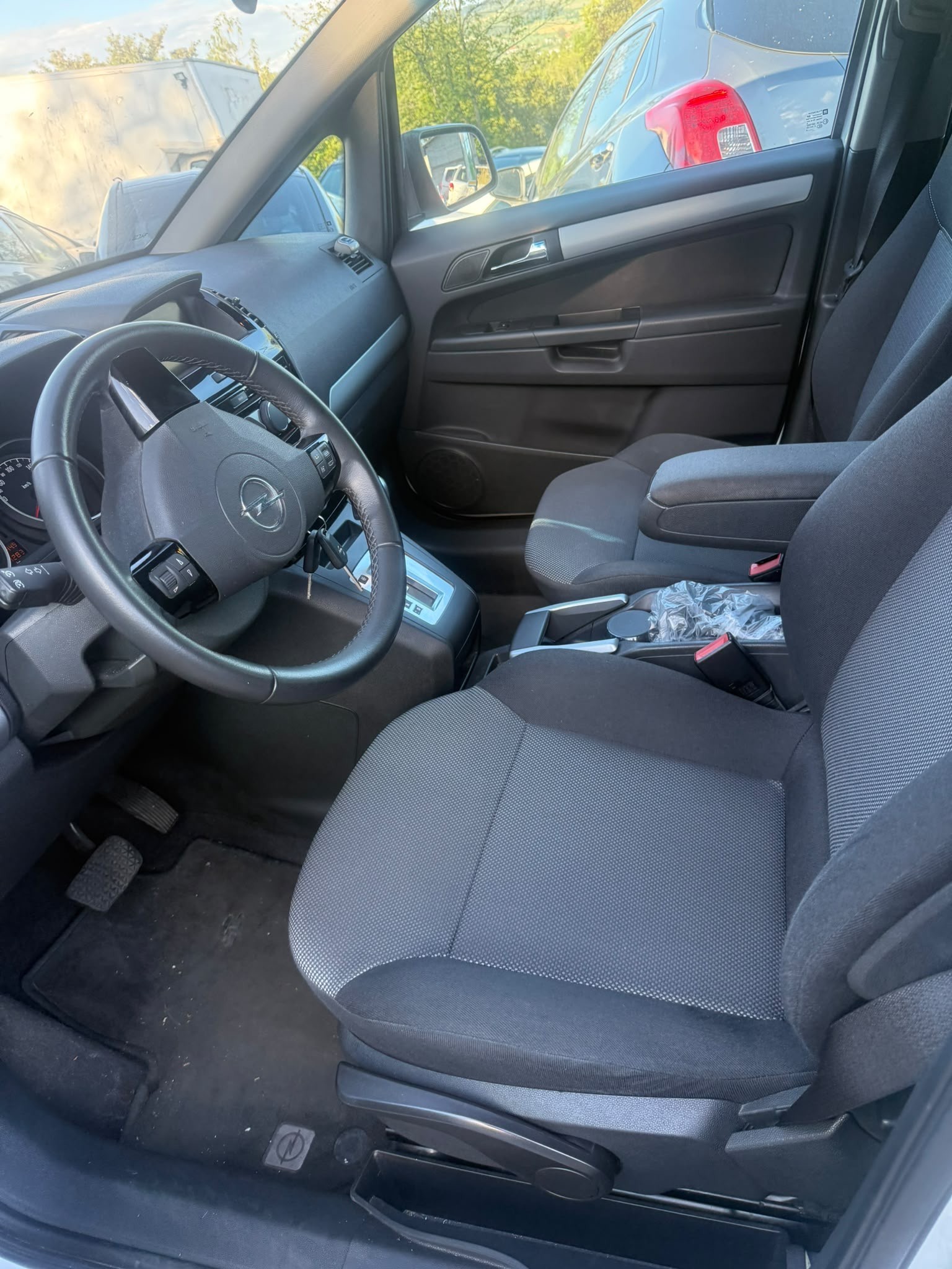 OPEL Zafira 1.9 CDTI Holiday Automatic-image-4