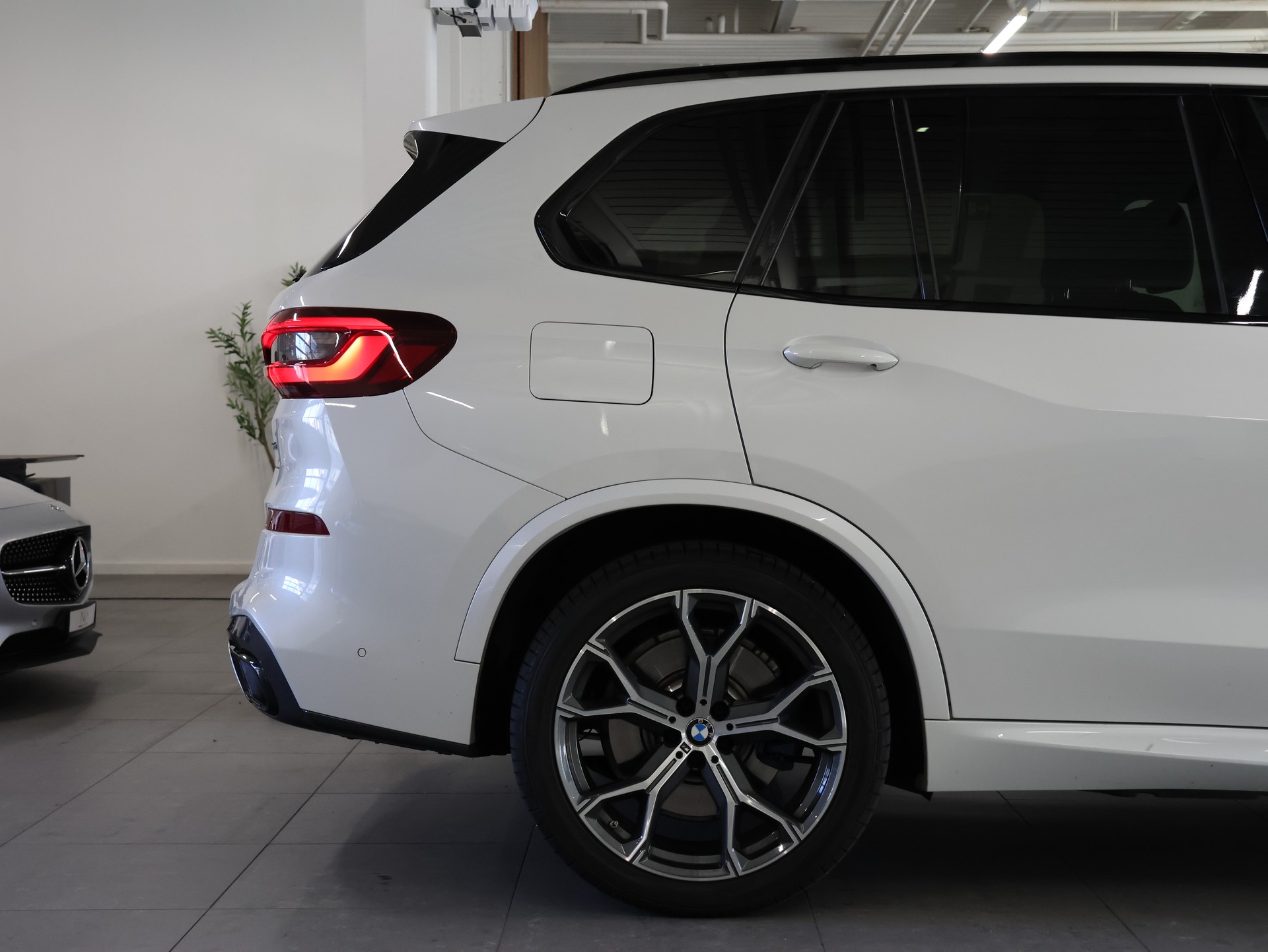 BMW X5 xDrive45e M Sport Steptronic *MASSAGESITZE*-image-9